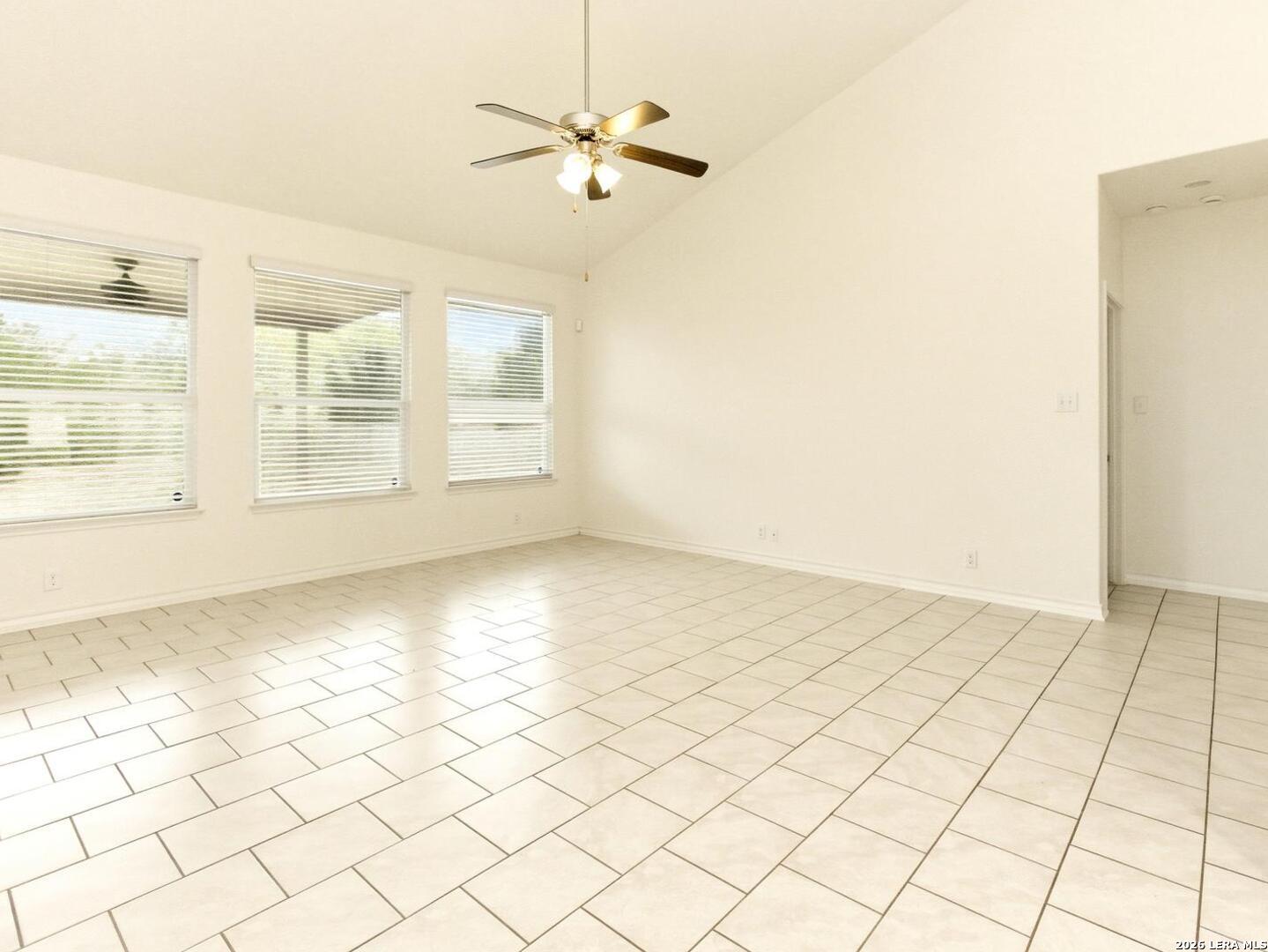property viewer photo 4
