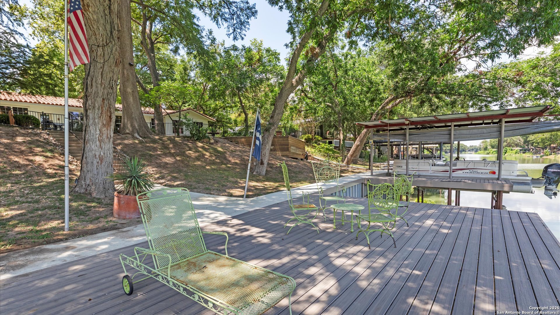 main property photo 28
