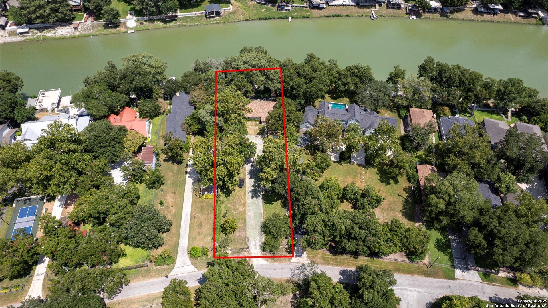 main property photo 40