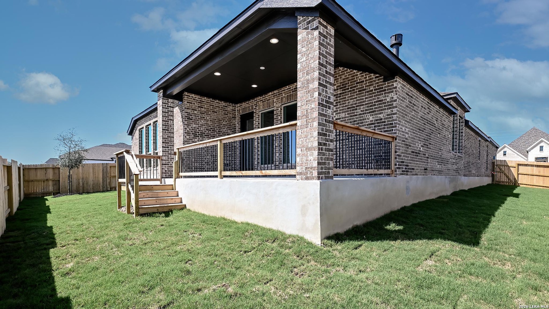 main property photo 15