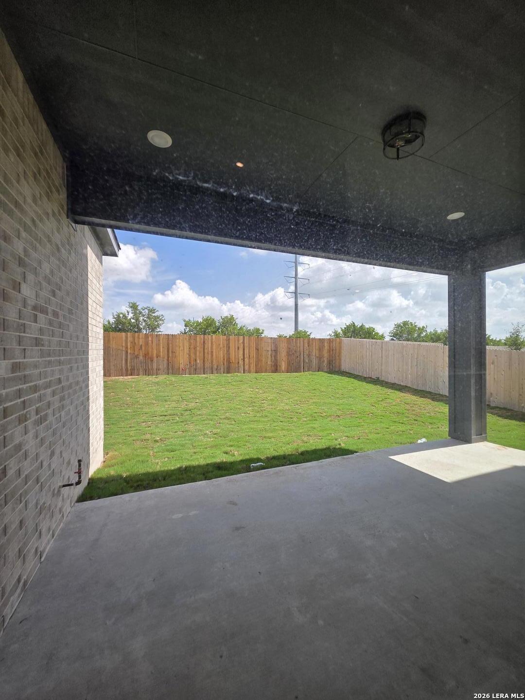main property photo 11