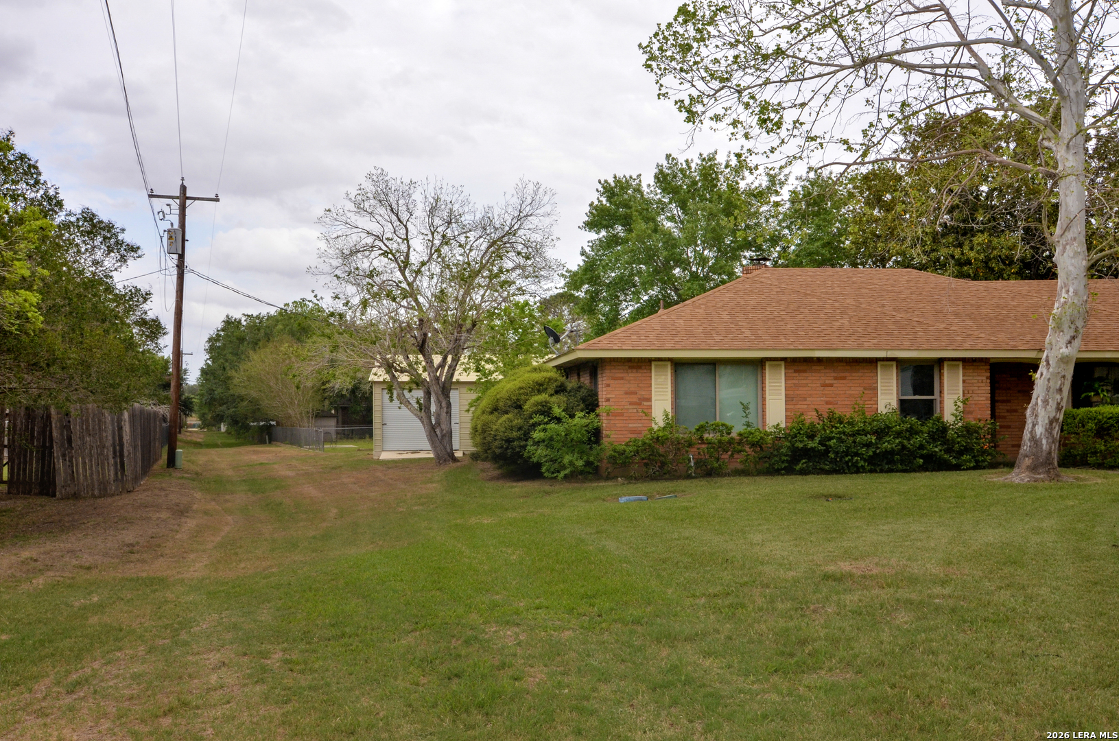 main property photo 32