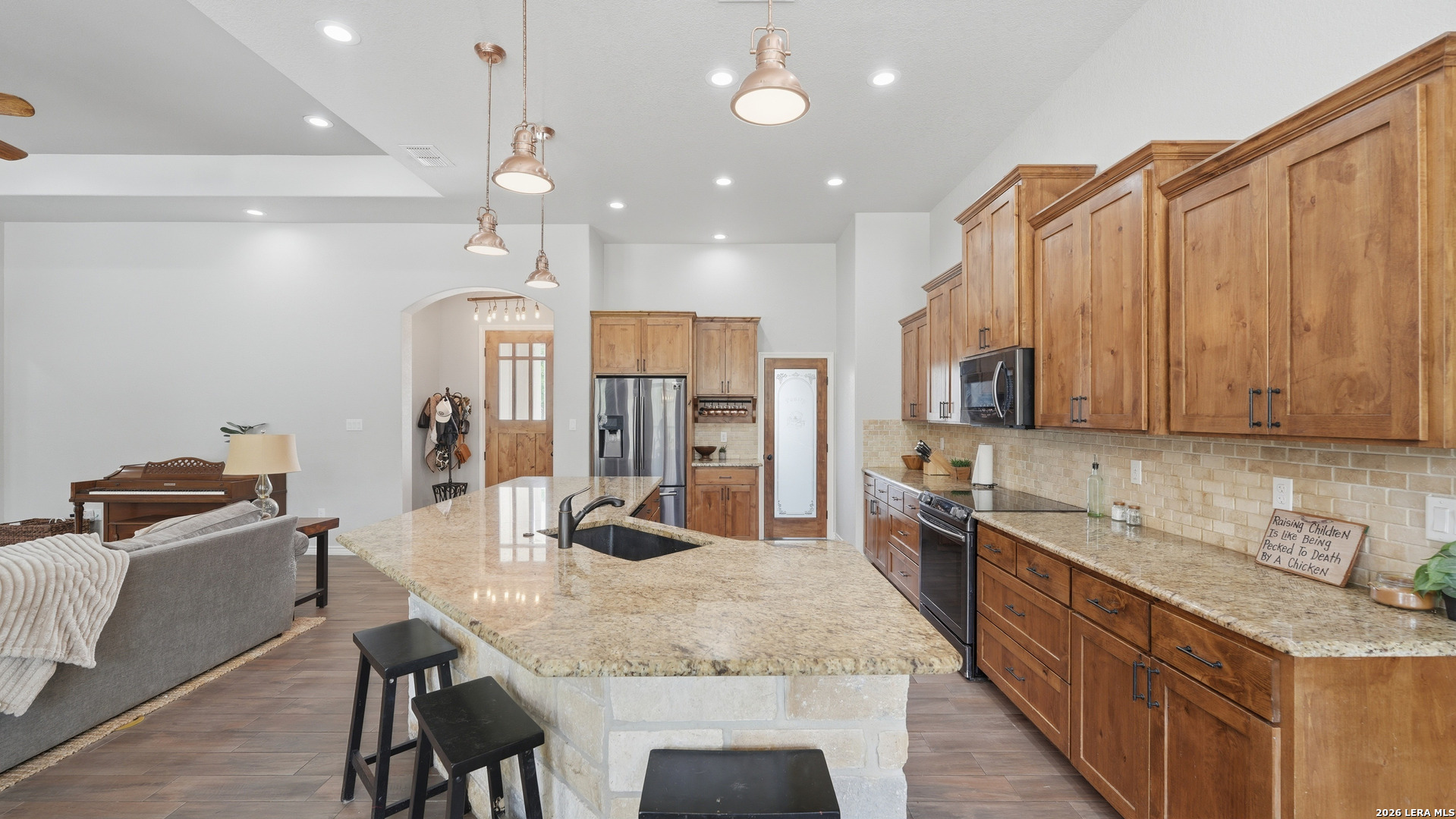 main property photo 14