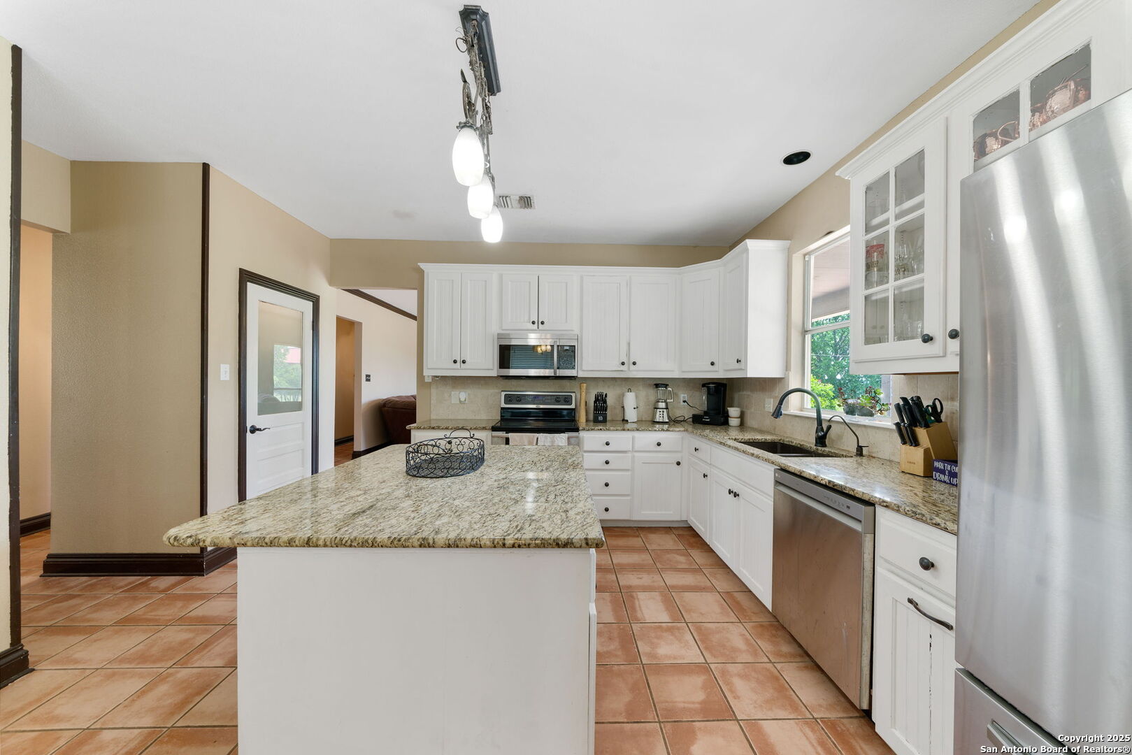 main property photo 12