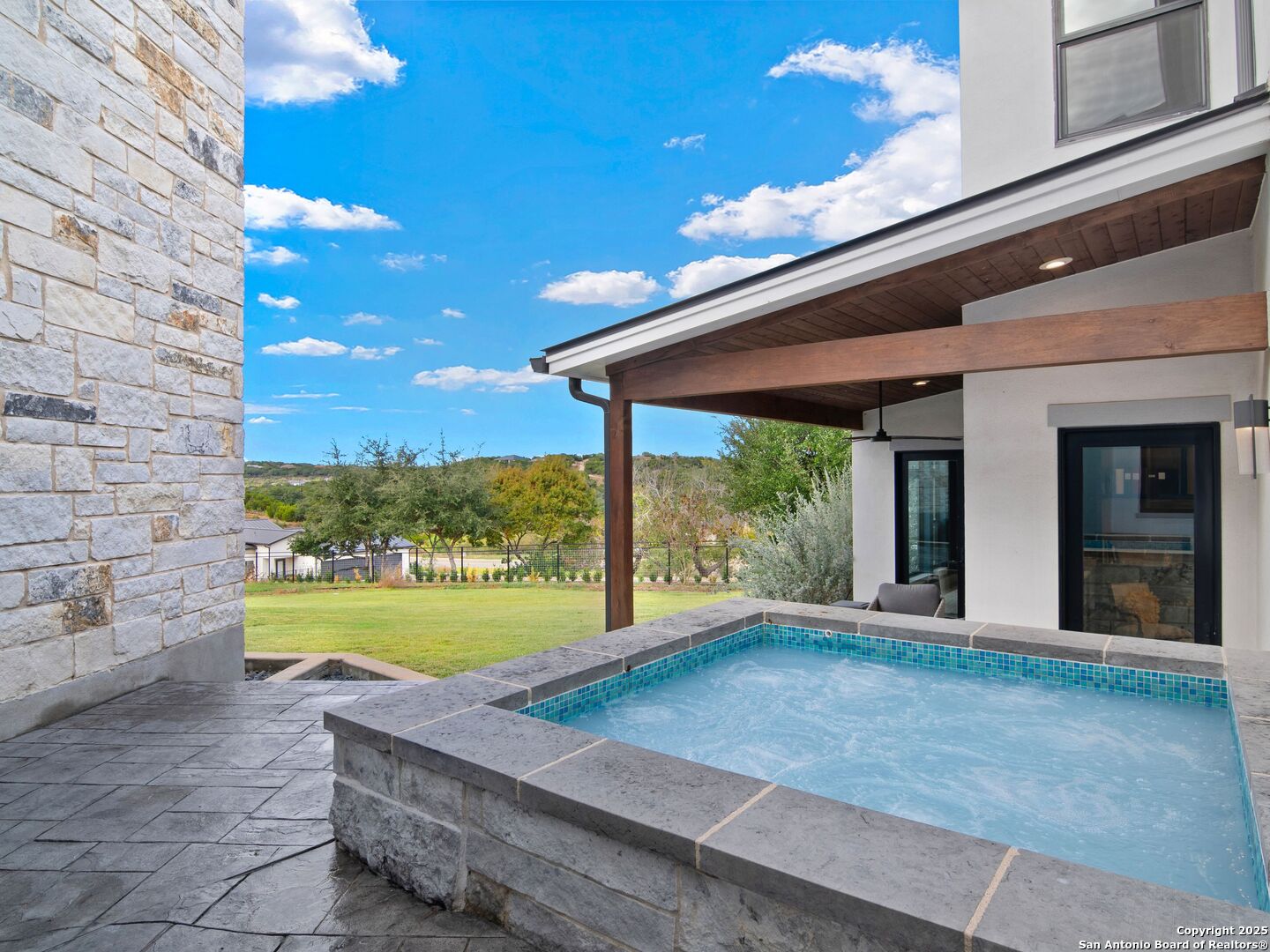 main property photo 50