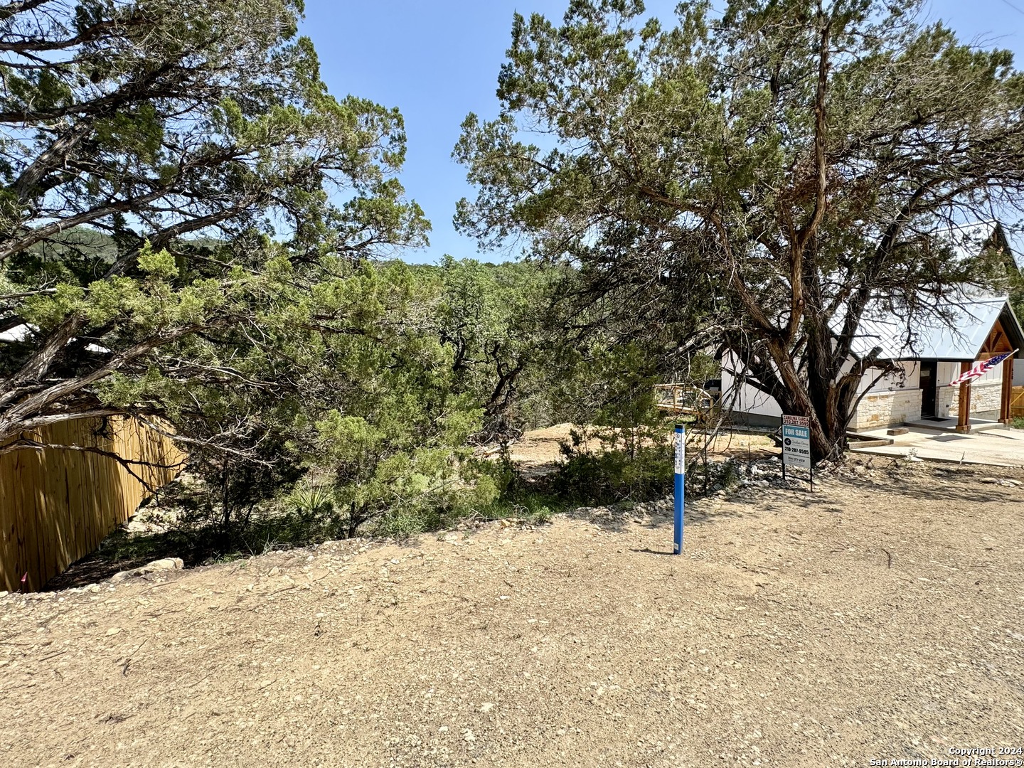 main property photo 13