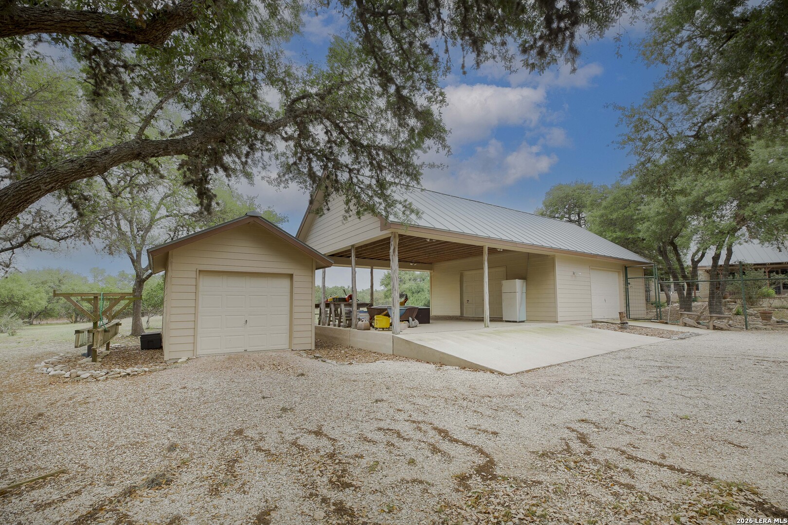 main property photo 51