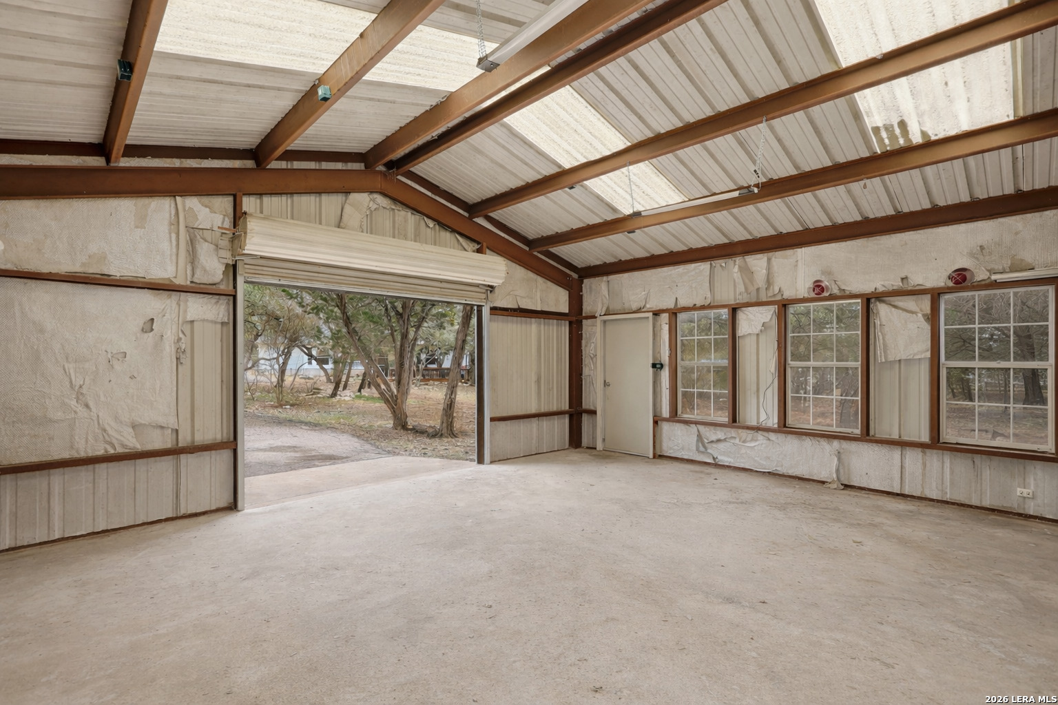 main property photo 37