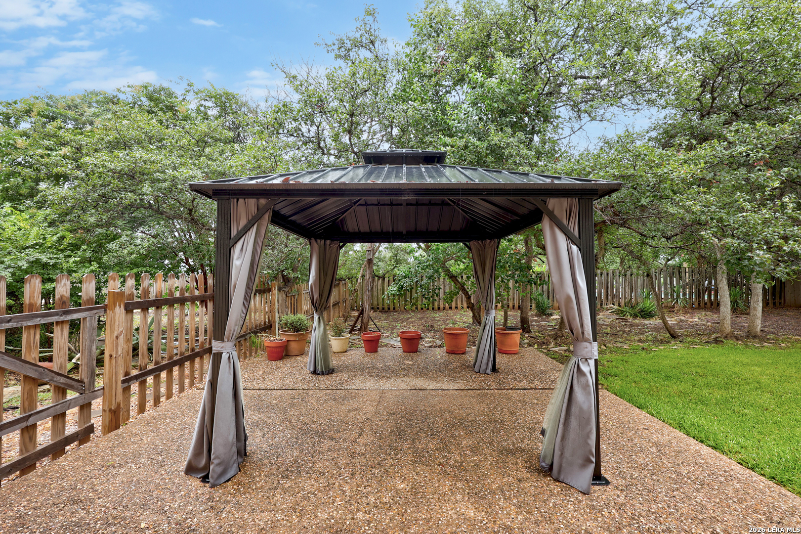 main property photo 31