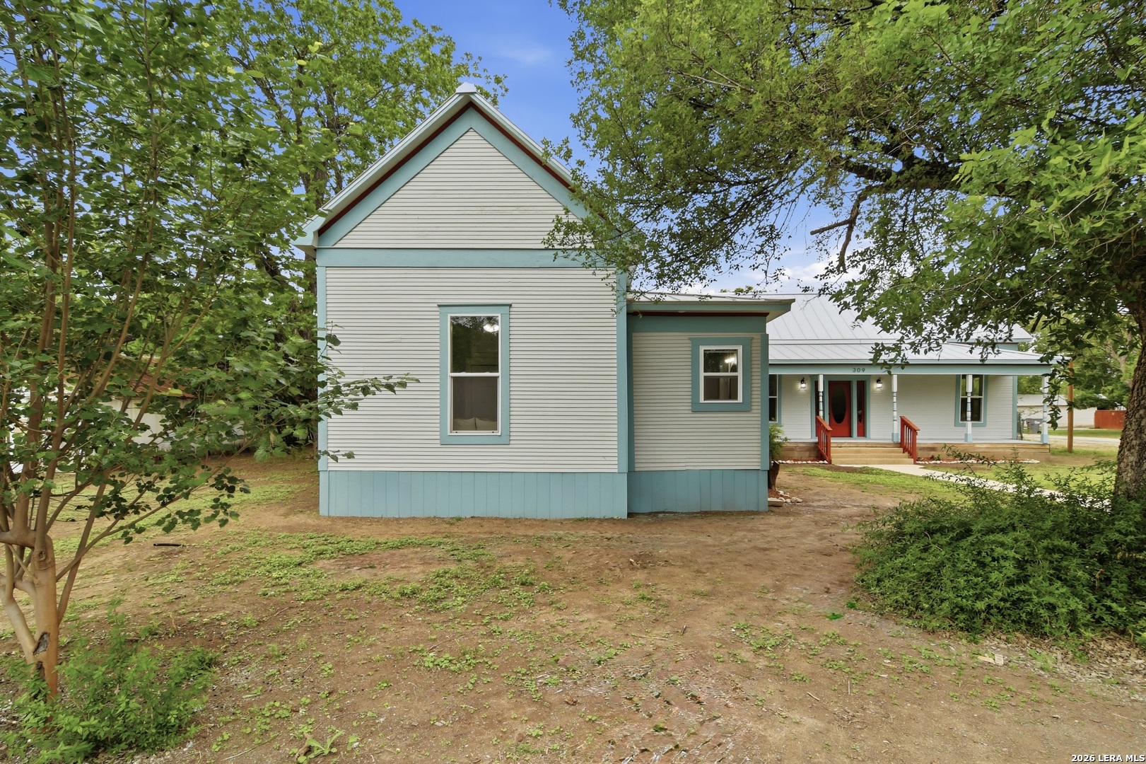 main property photo 28