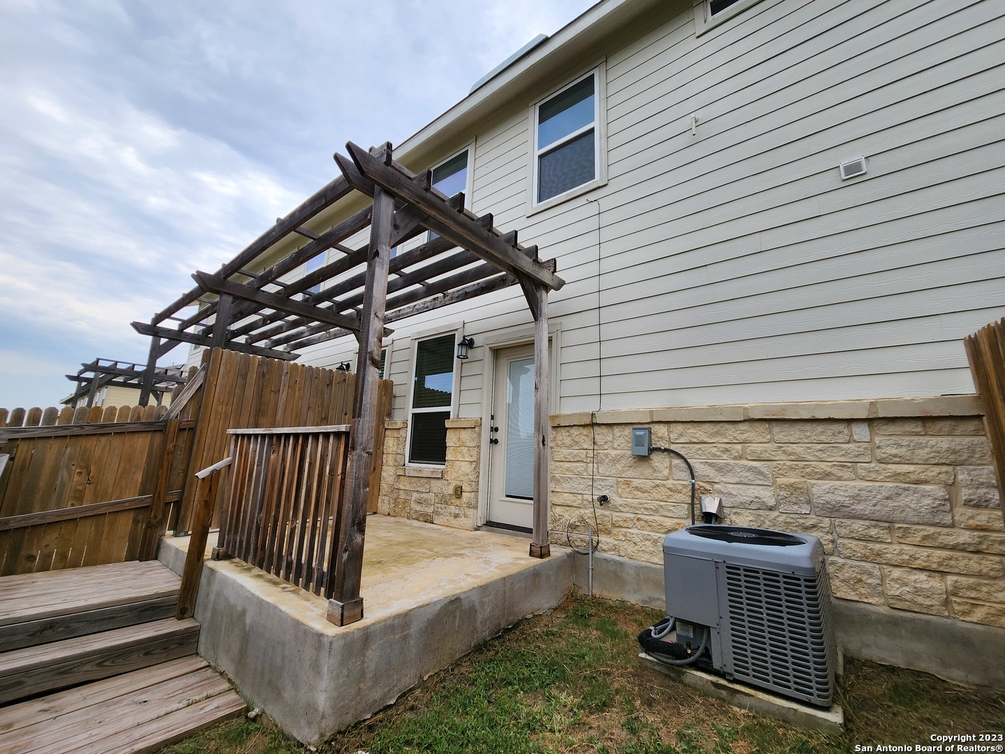 main property photo 18