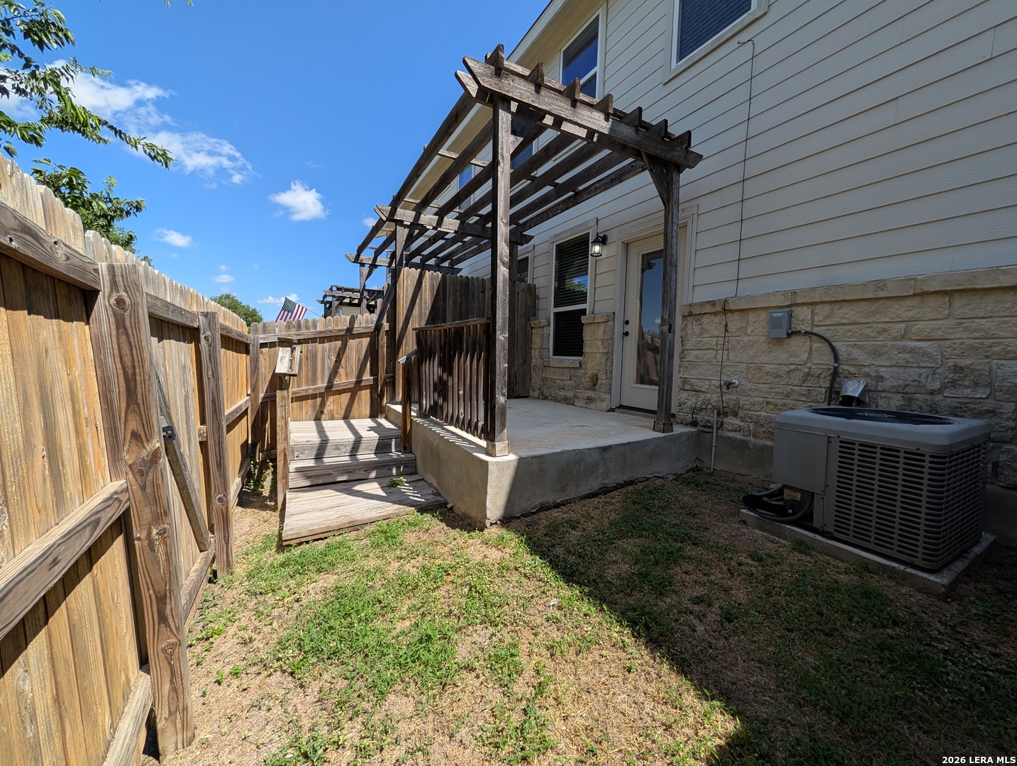 main property photo 22