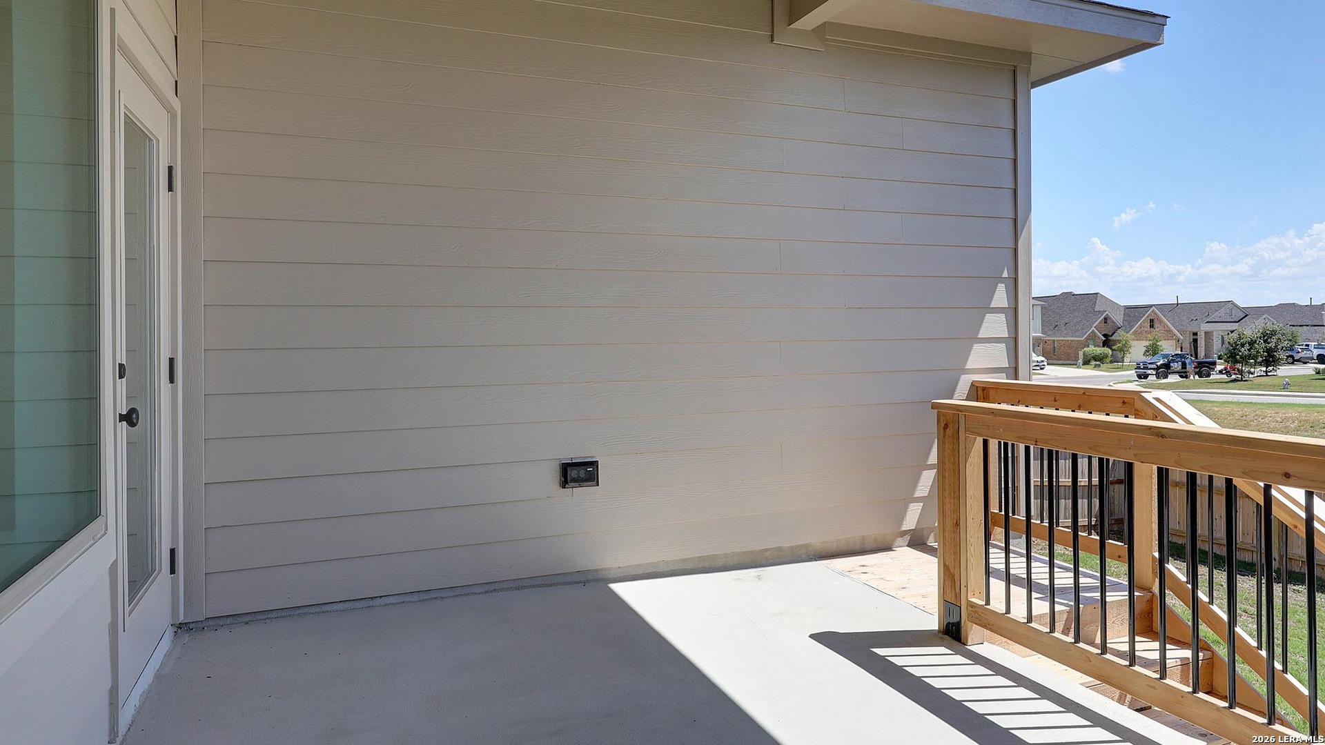 main property photo 23