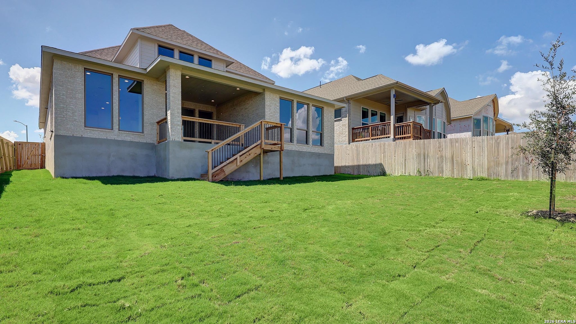 main property photo 9