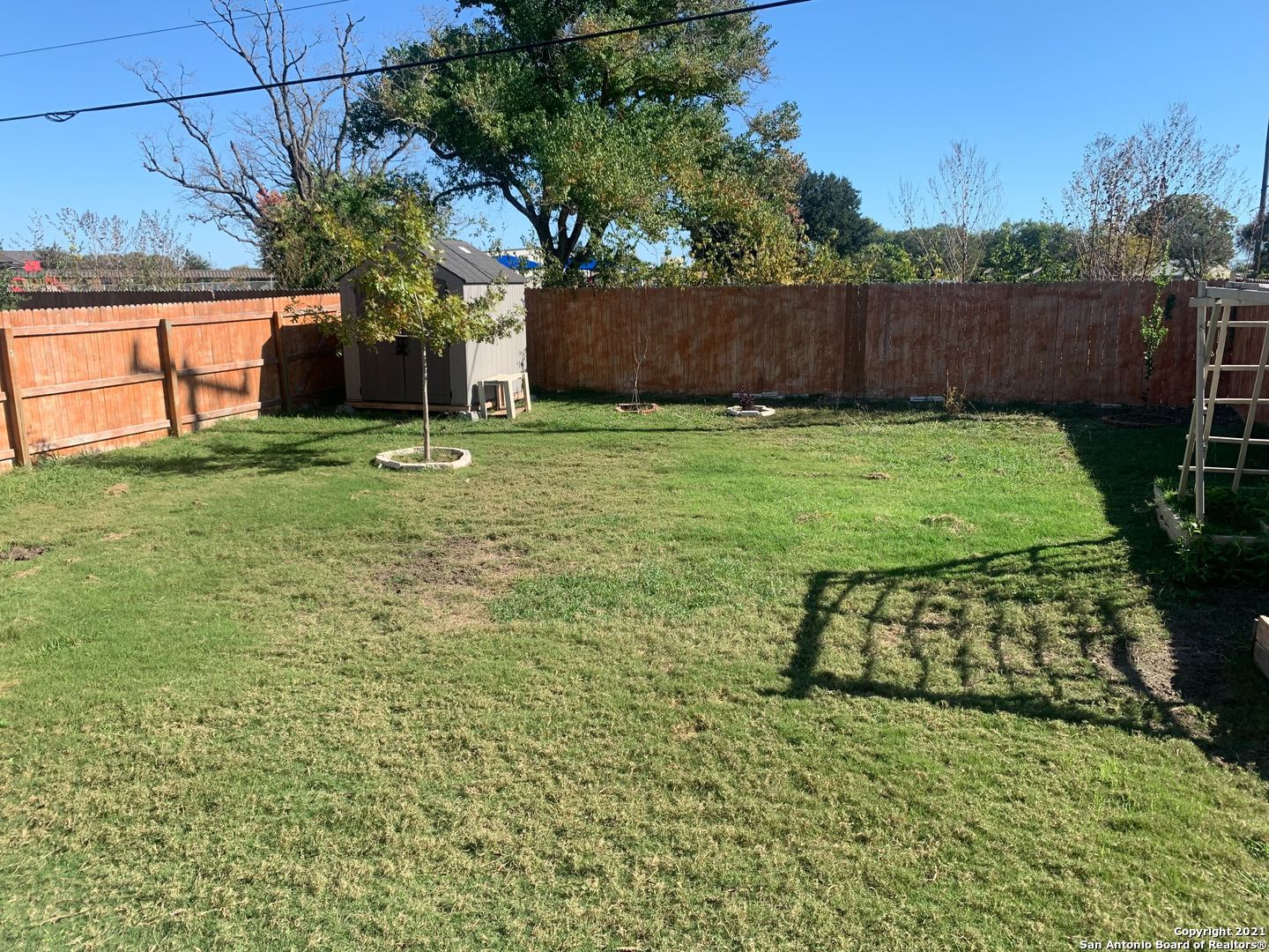 main property photo 25