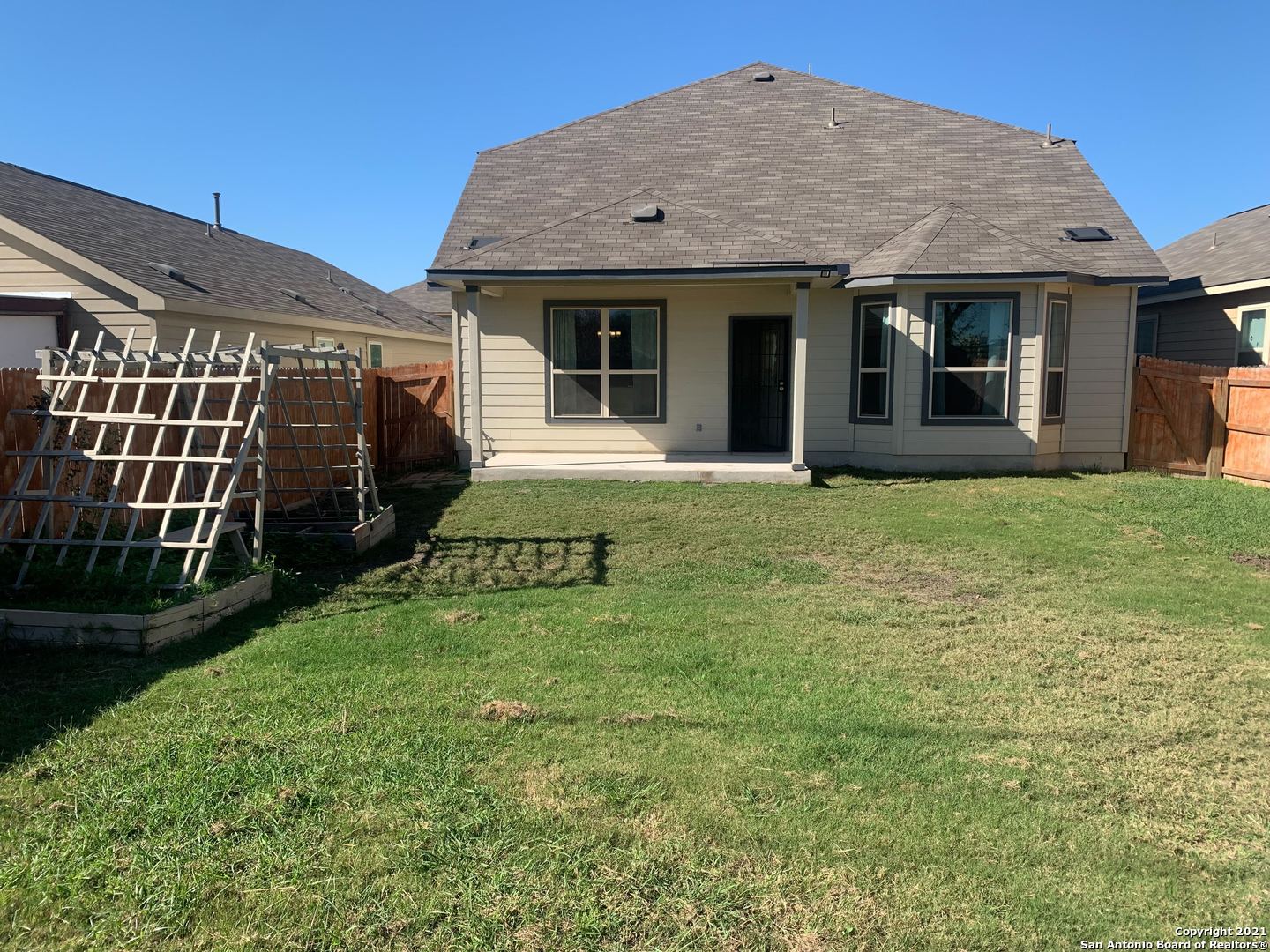 main property photo 26