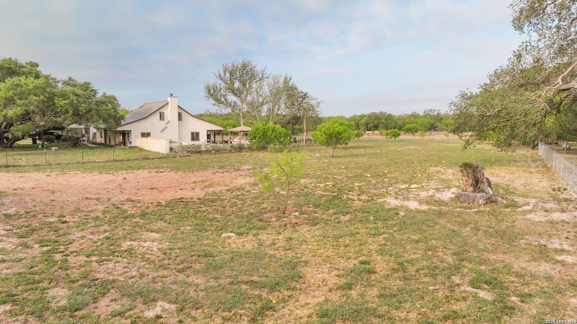 main property photo 25