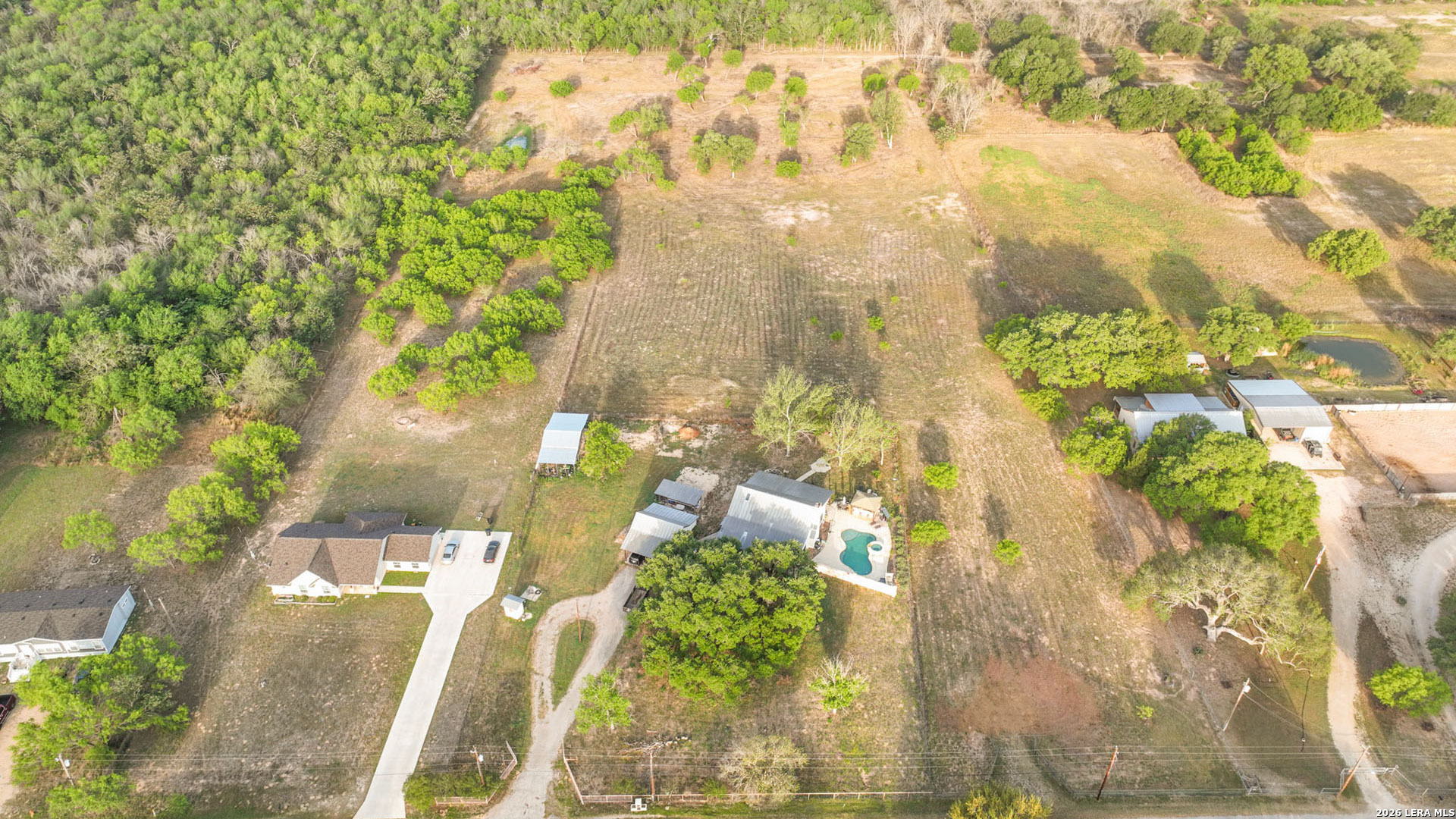 main property photo 9