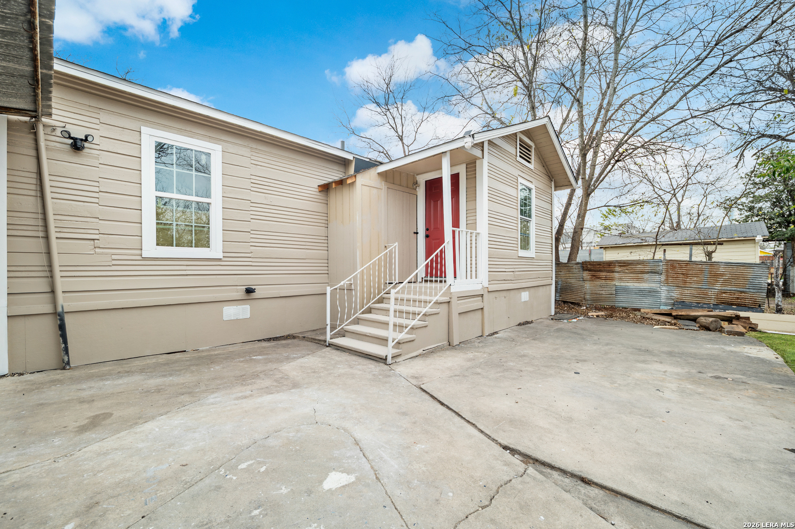 main property photo 16