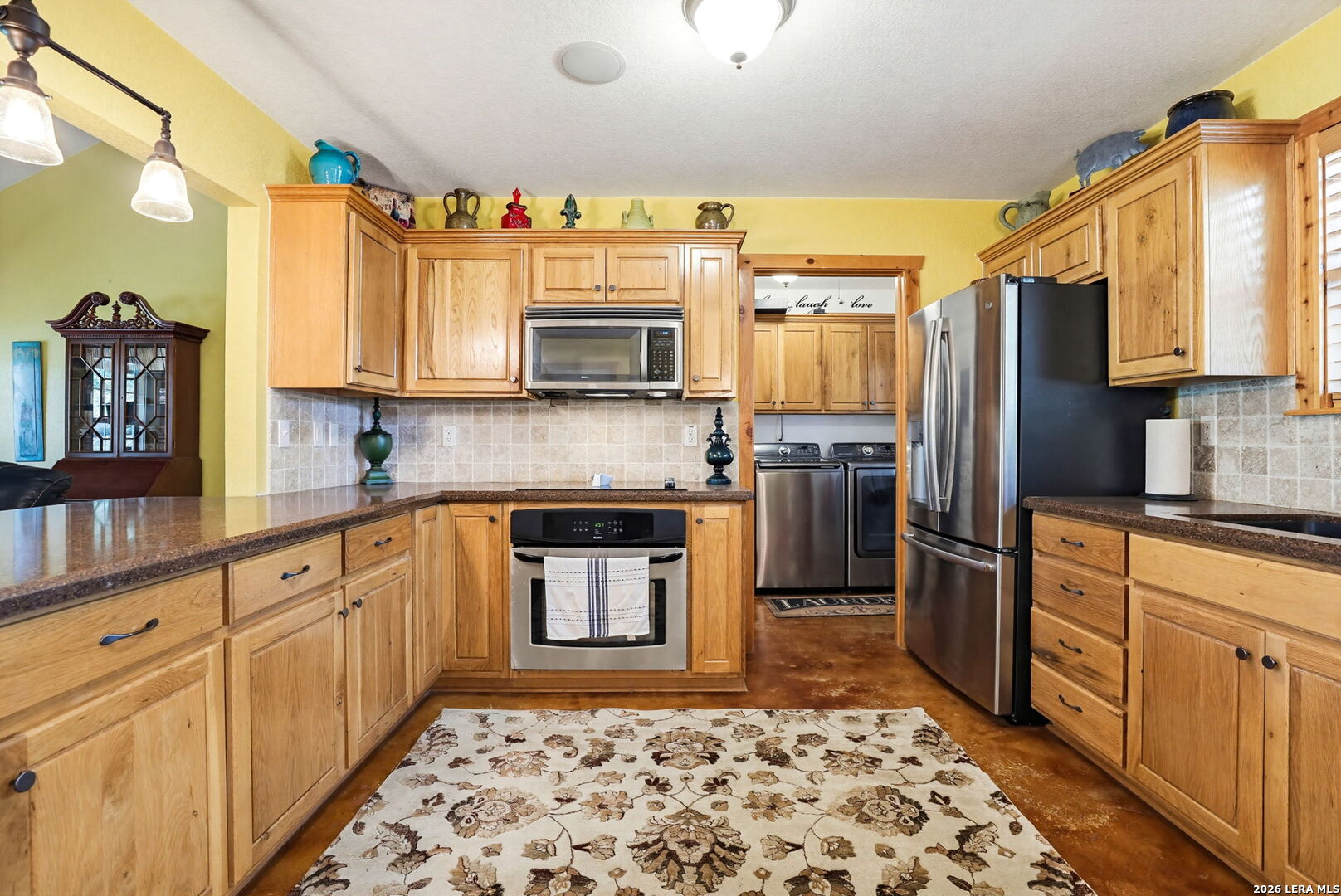 main property photo 10