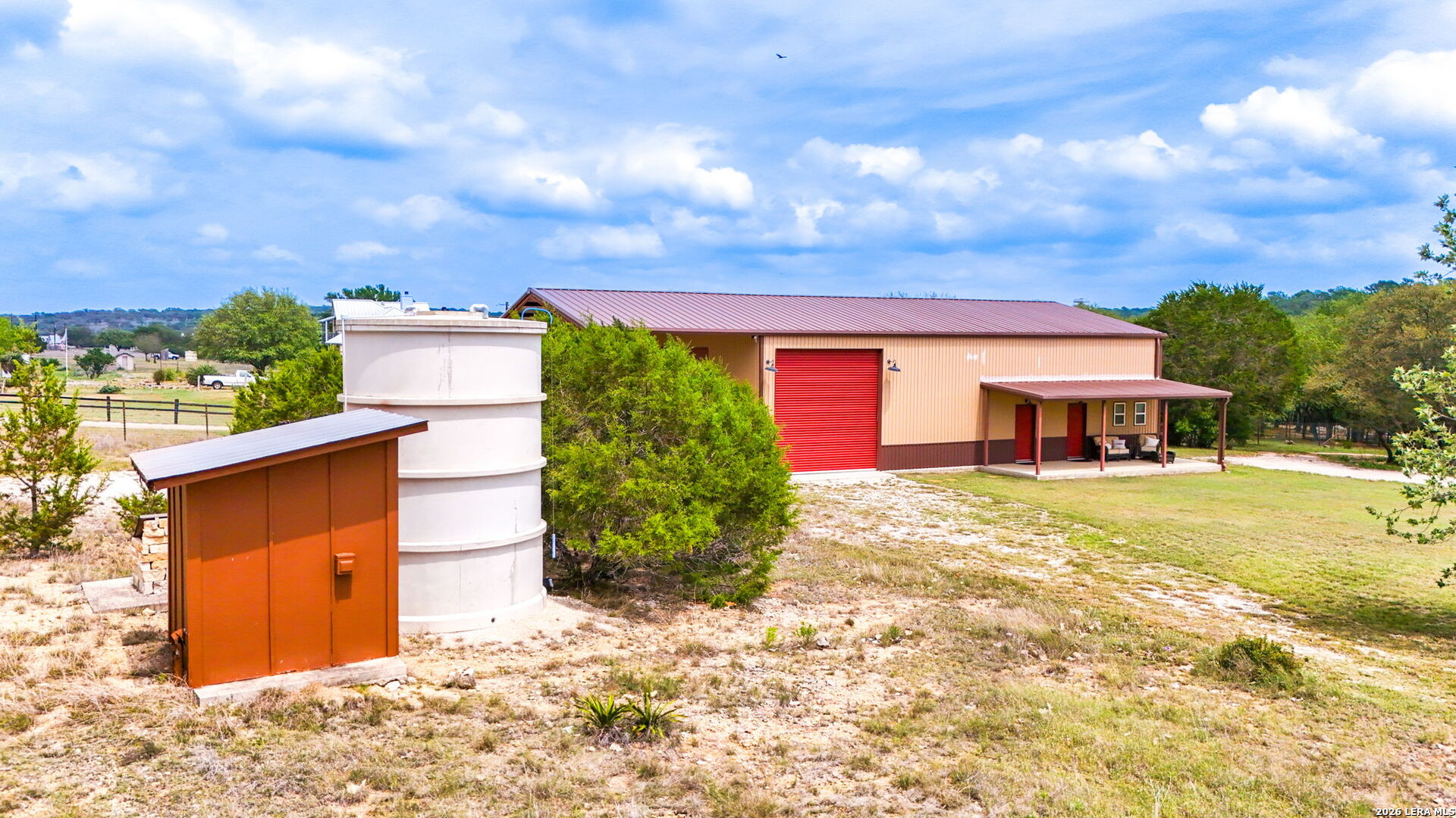 main property photo 17