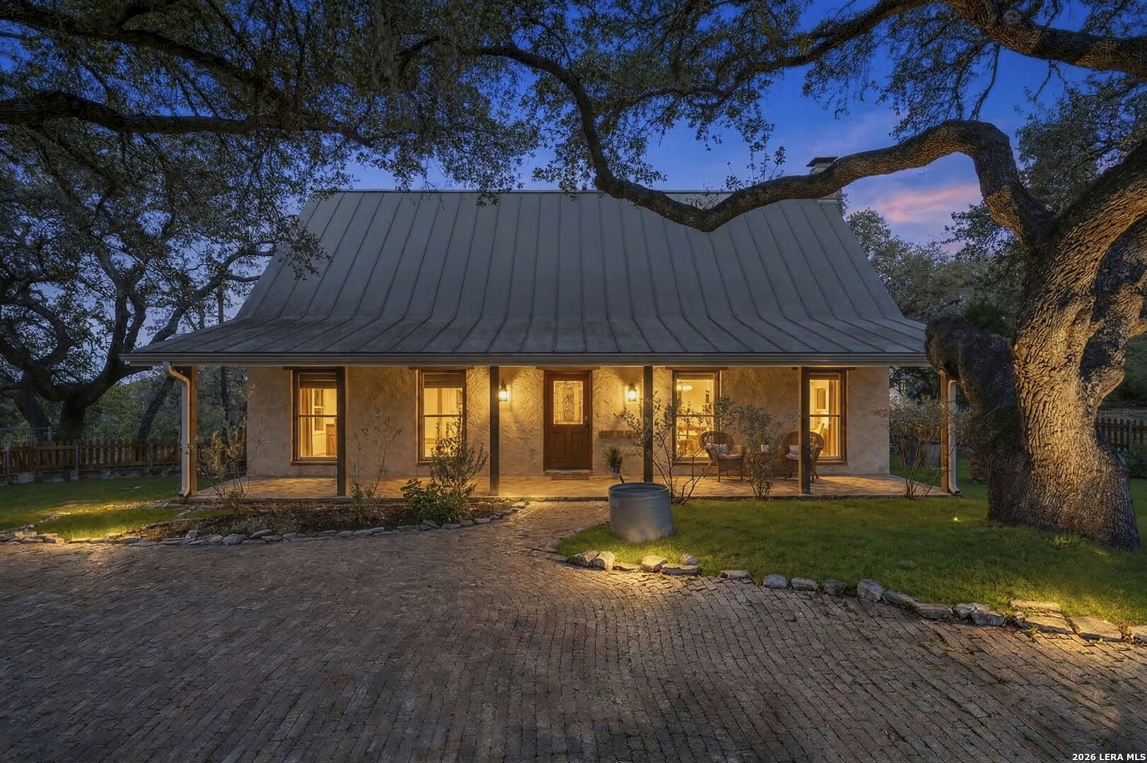 main property photo 16