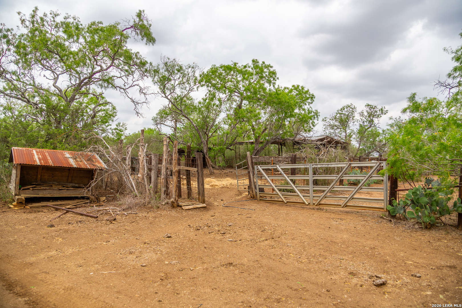 main property photo 30
