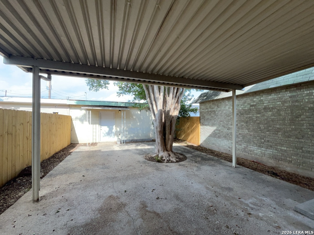 main property photo 33