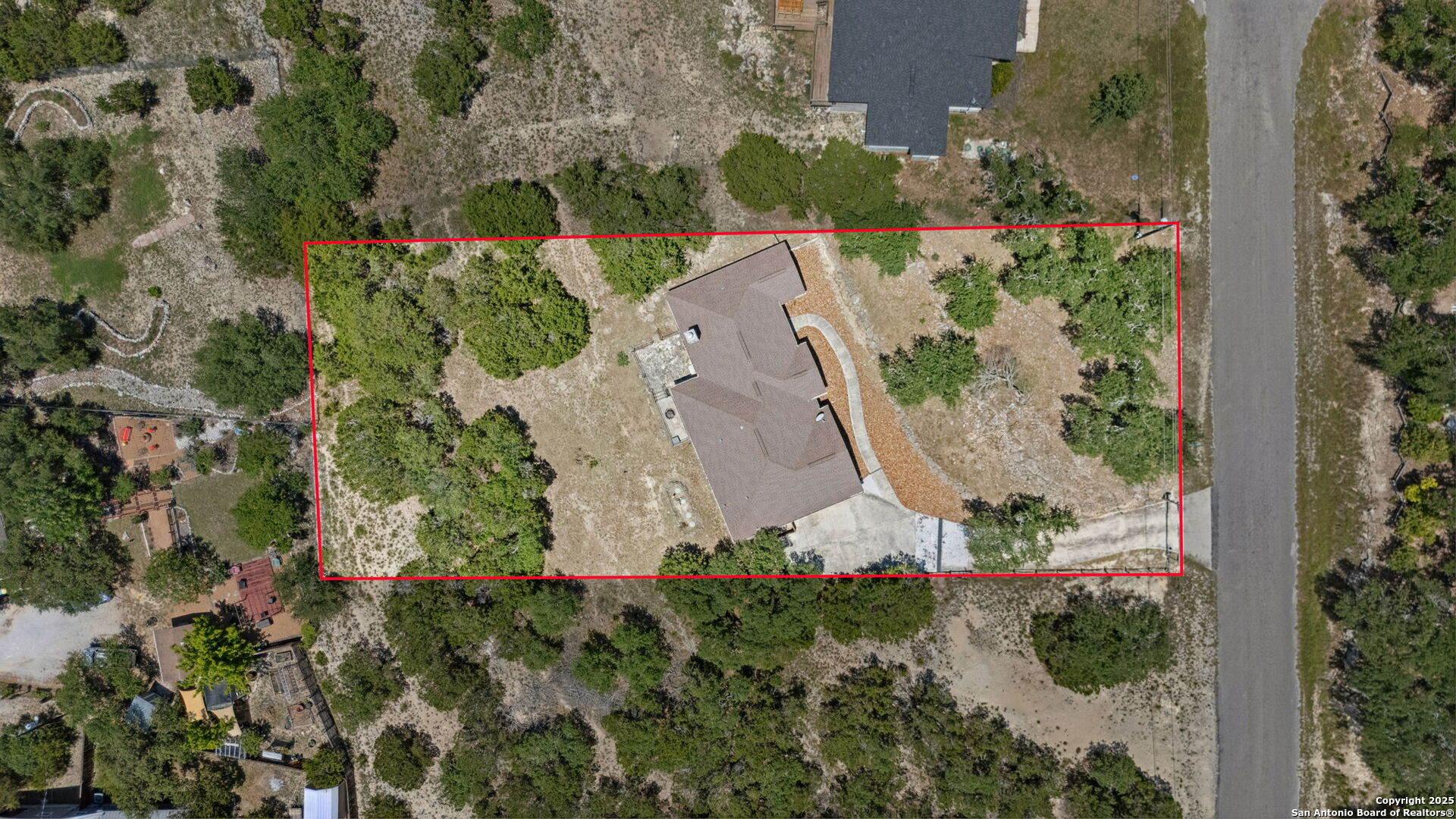 main property photo 23