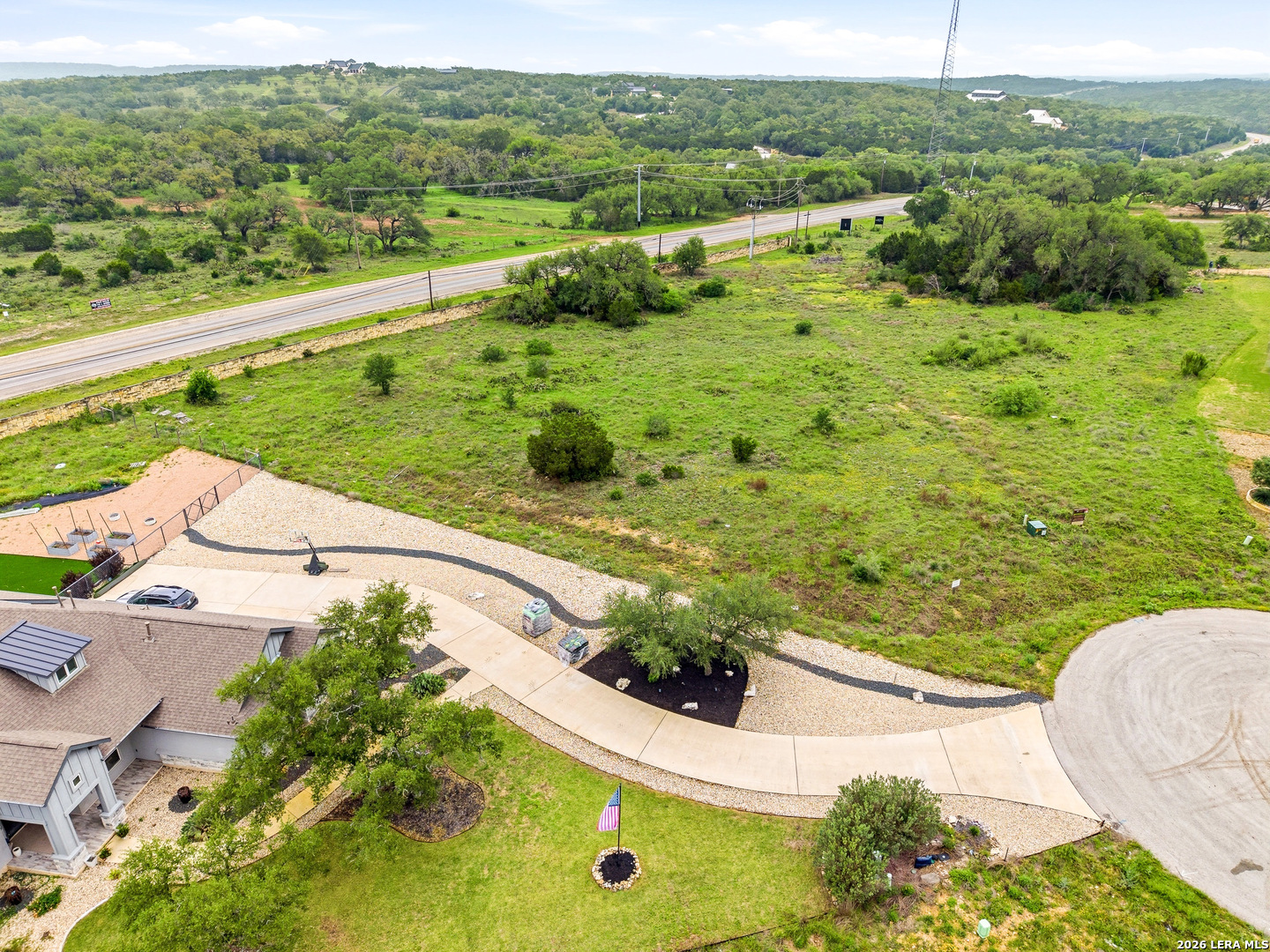 main property photo 3