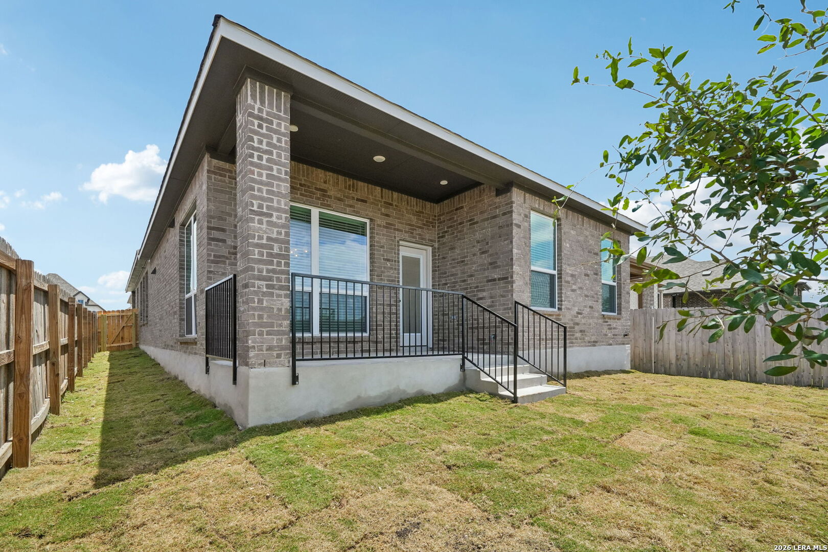 main property photo 18