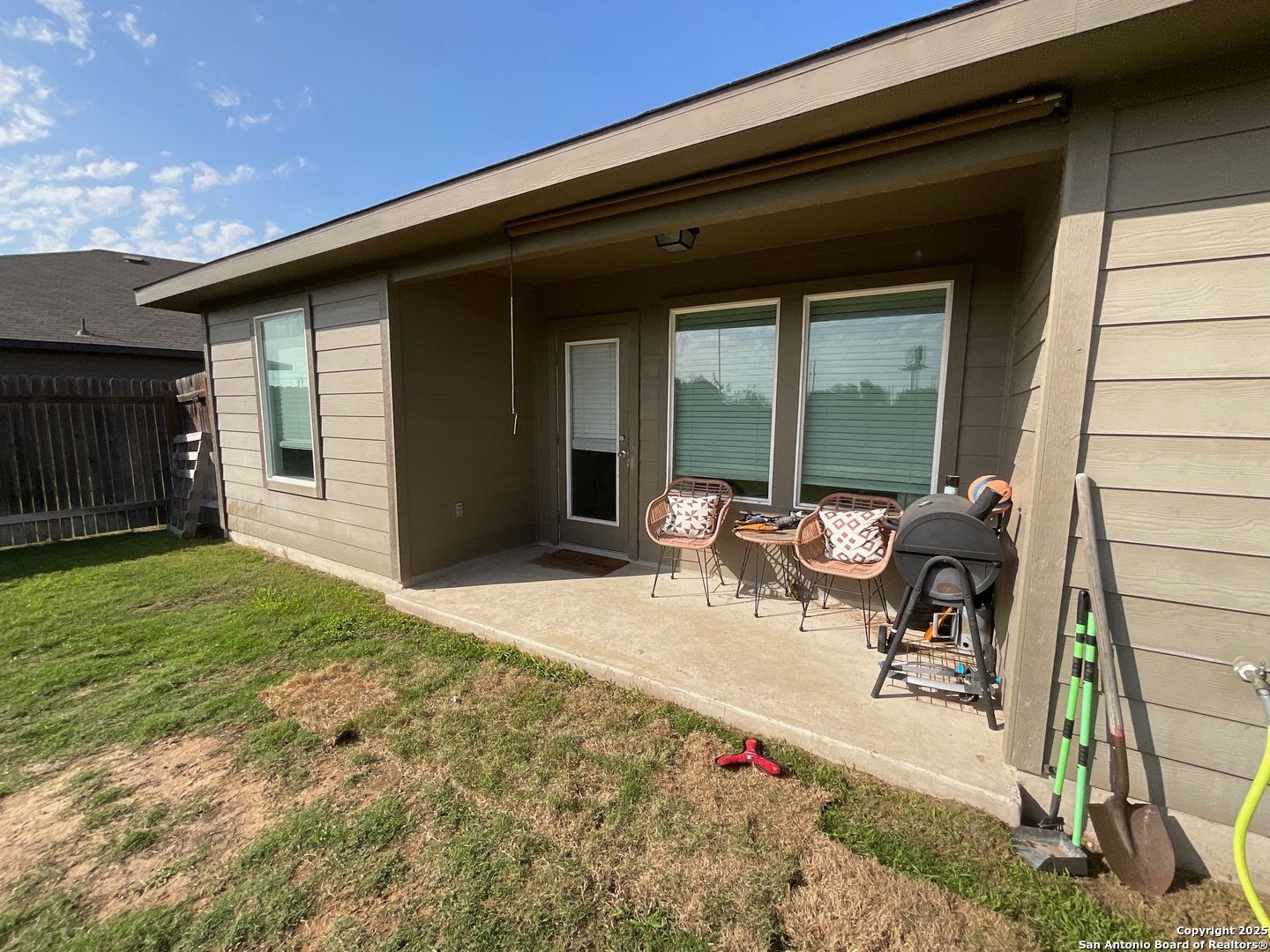 main property photo 14