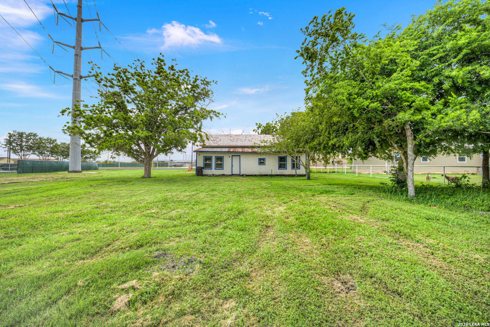 main property photo 10