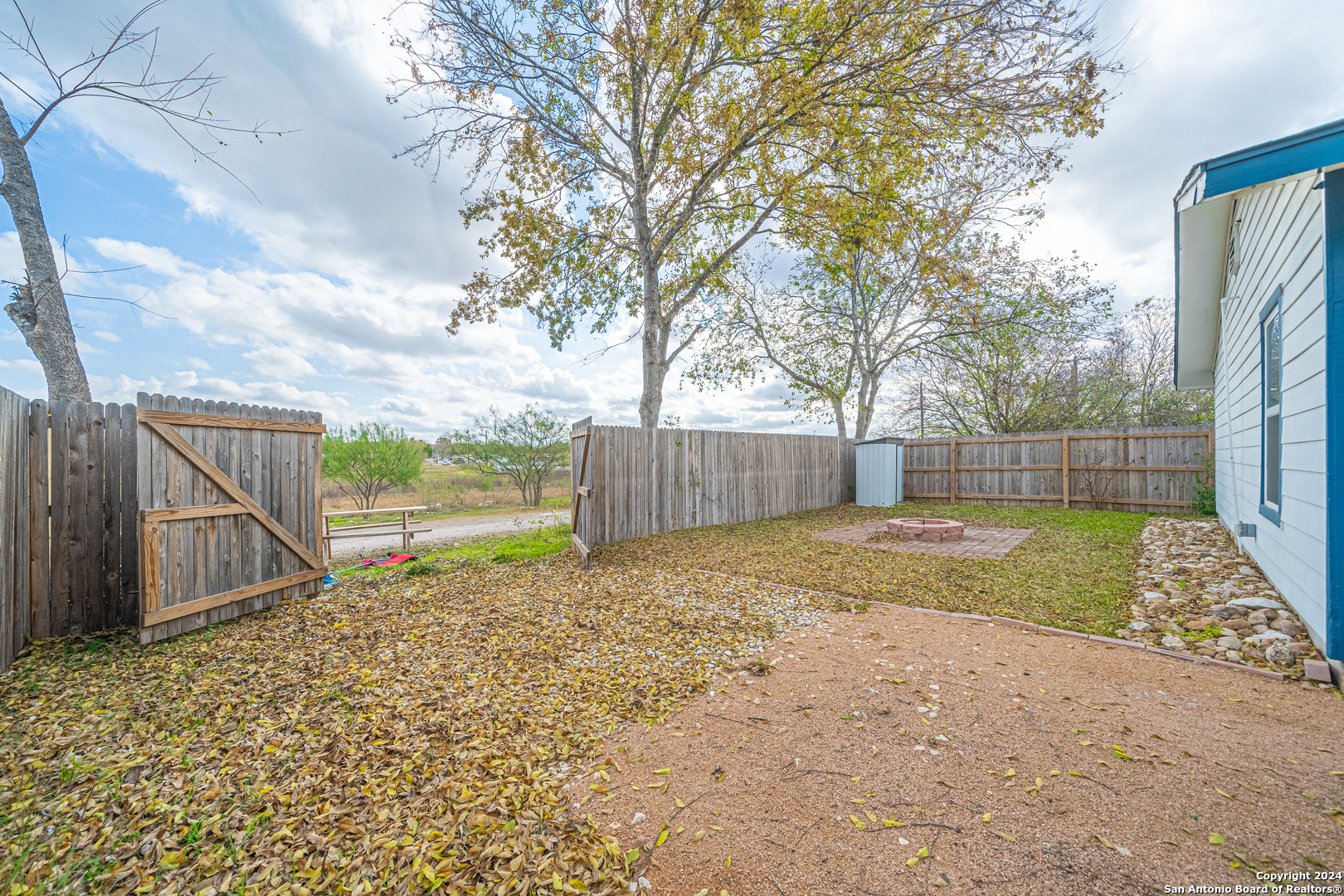 main property photo 22