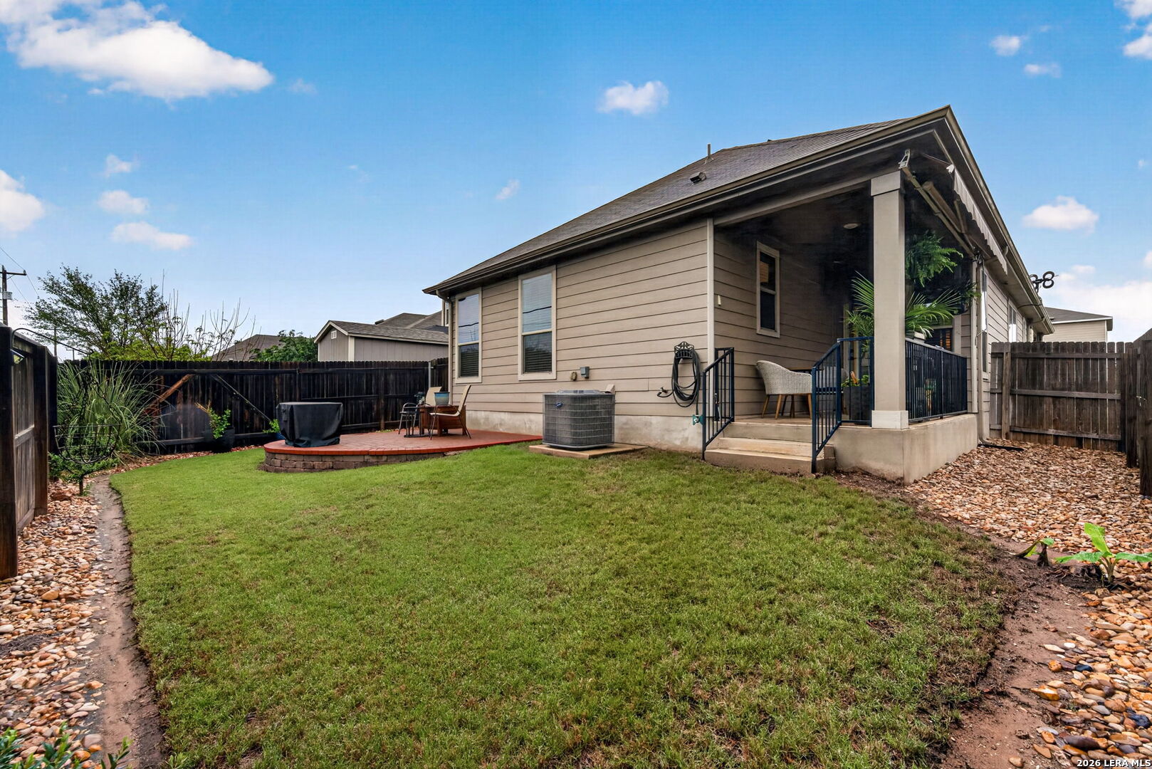 main property photo 28