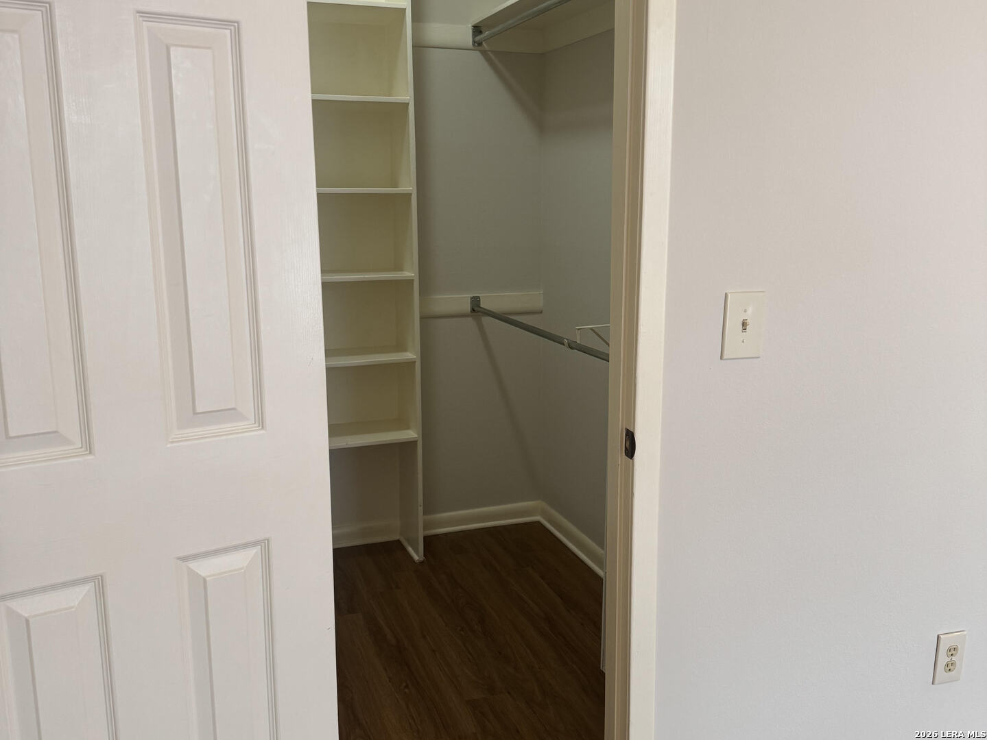 property viewer photo 10
