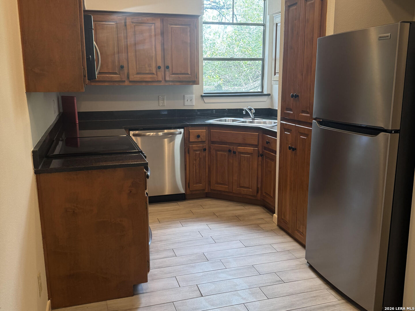 property viewer photo 11
