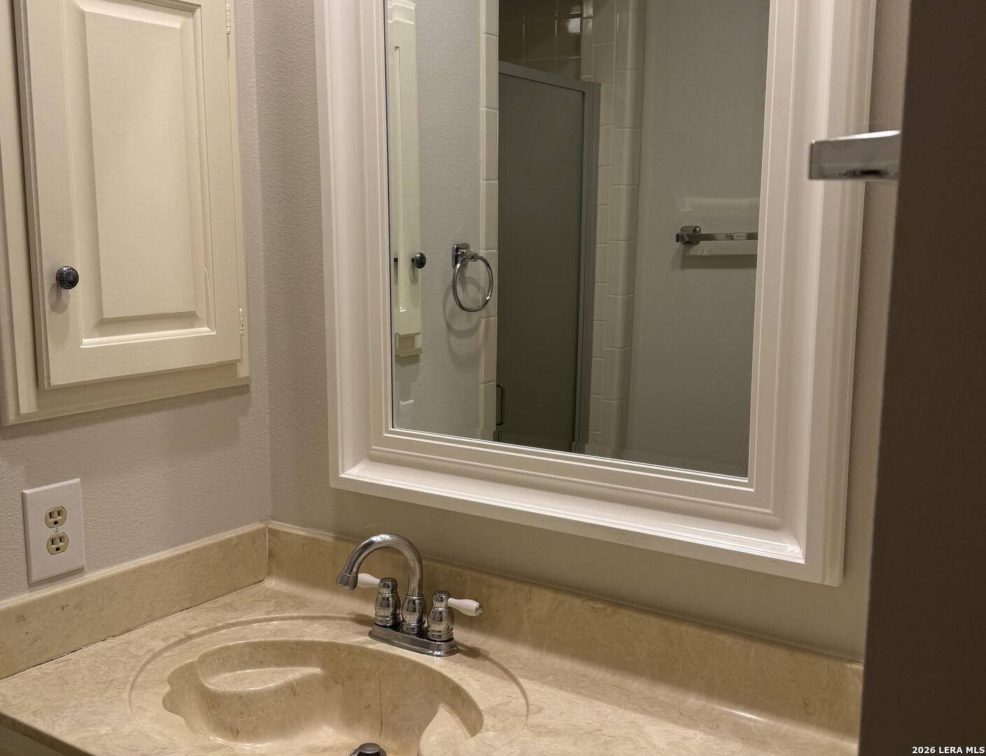 property viewer photo 18