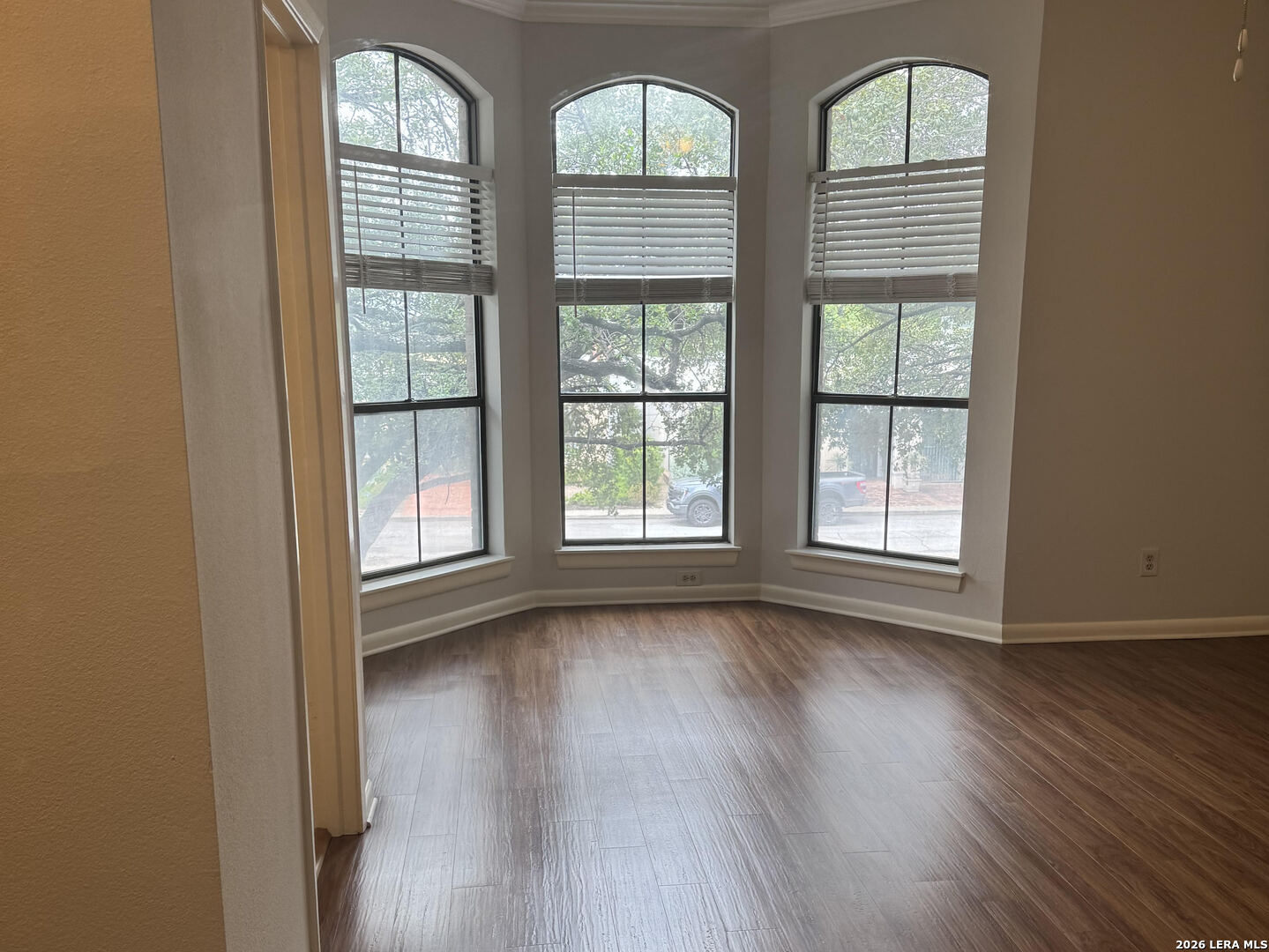 property viewer photo 8
