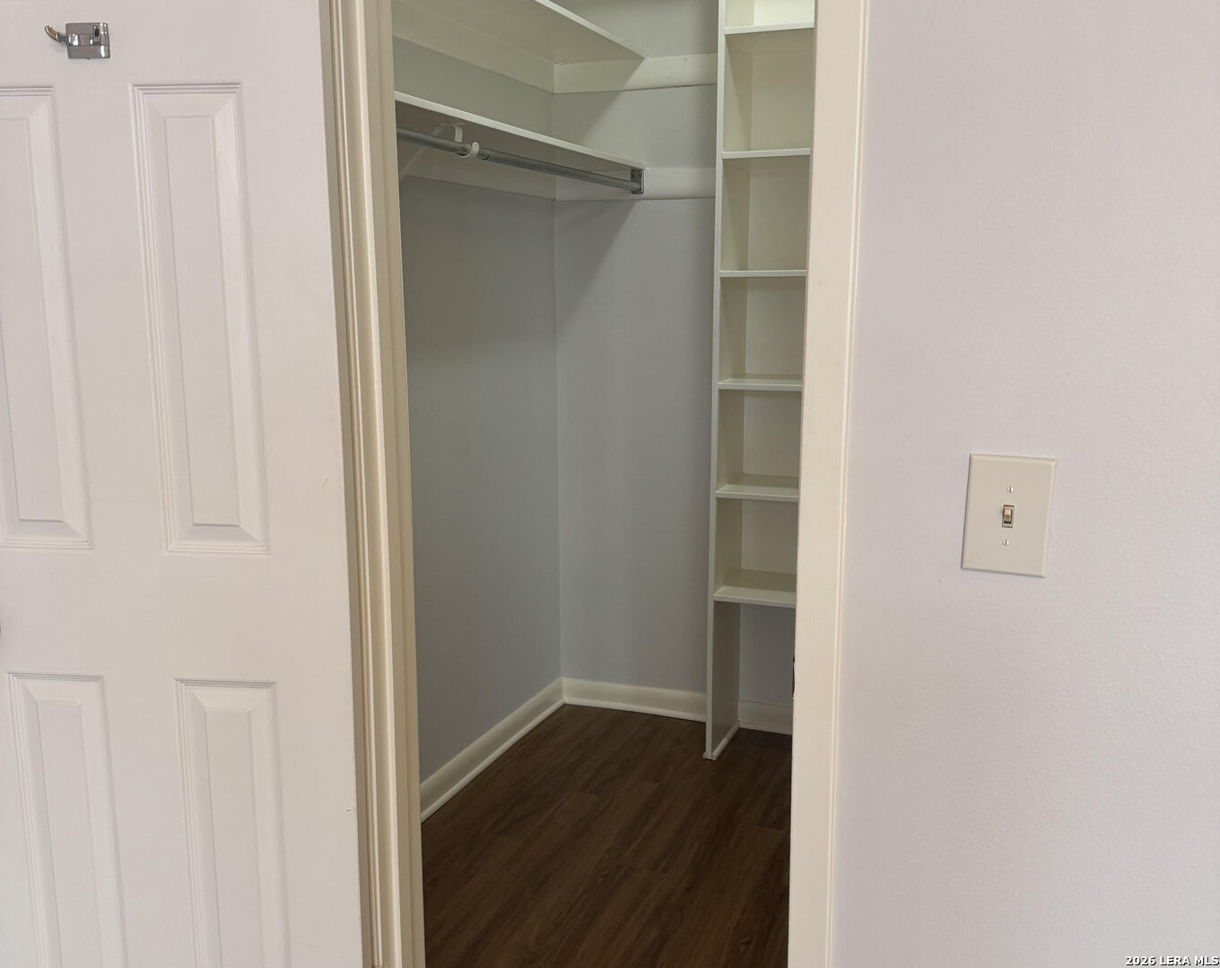 property viewer photo 9