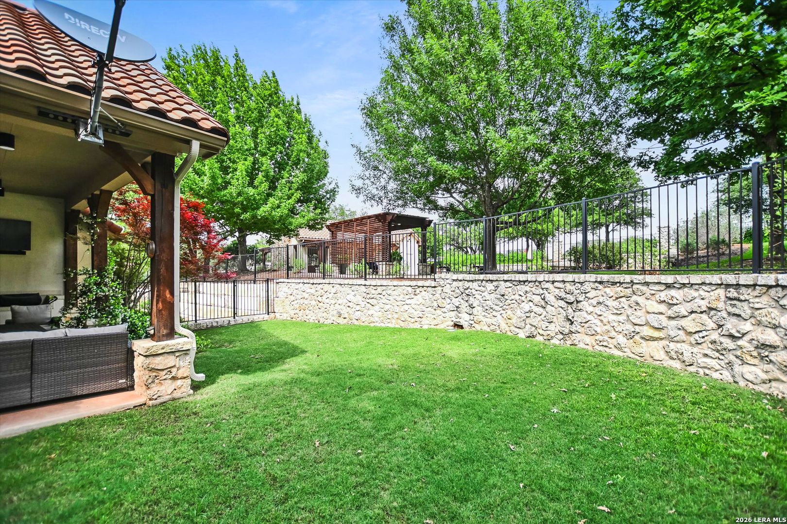 main property photo 18