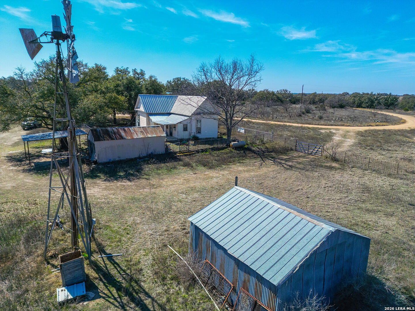 main property photo 4