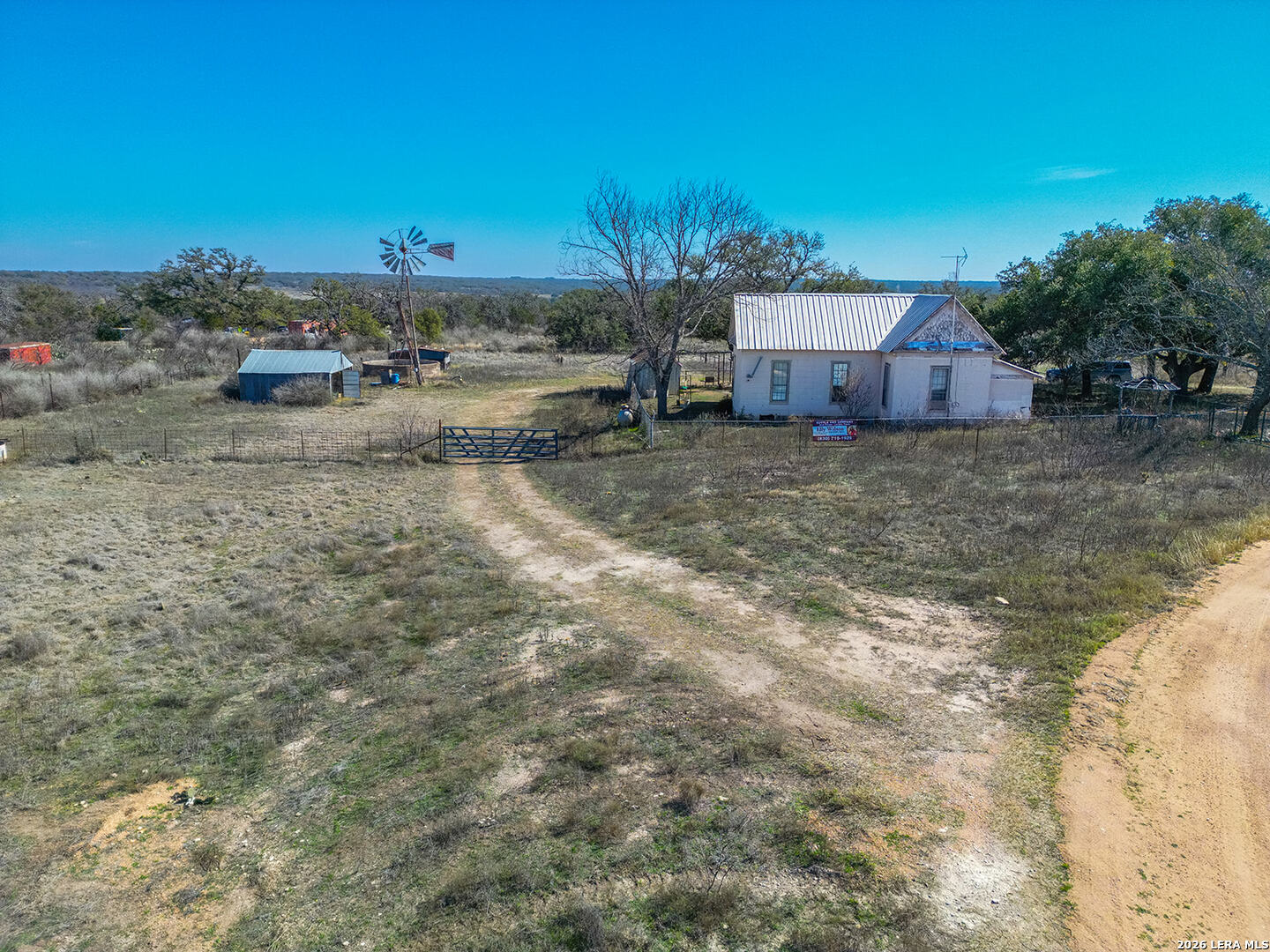 main property photo 6