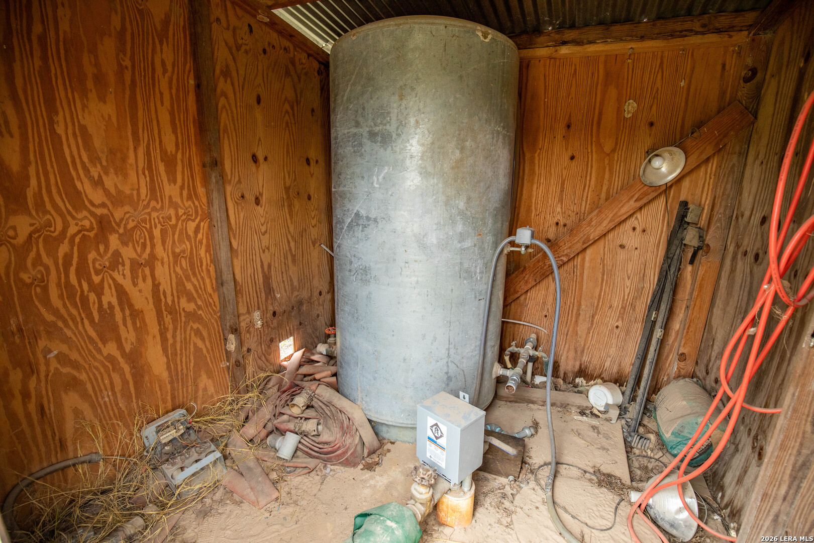 main property photo 16
