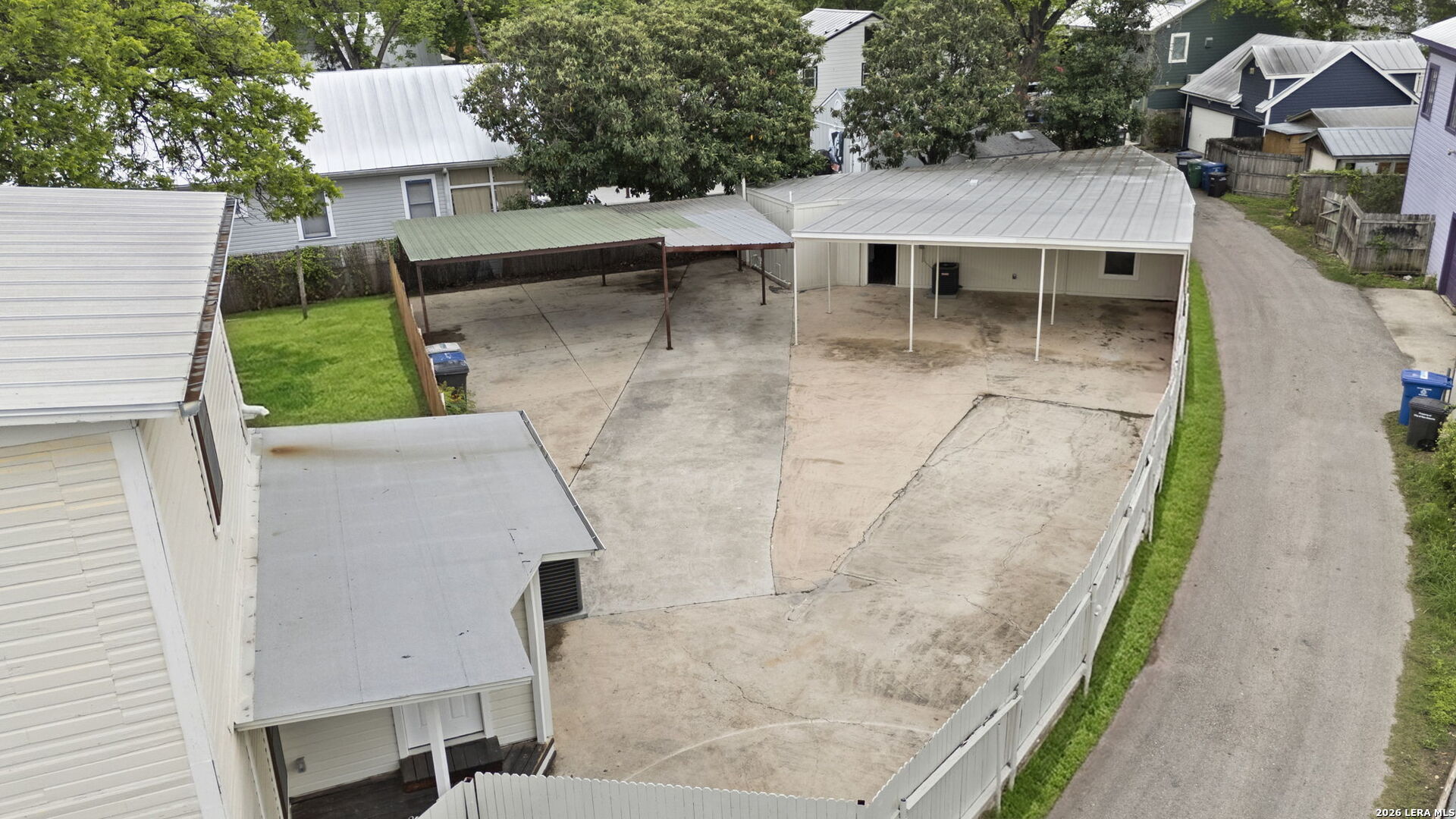main property photo 50