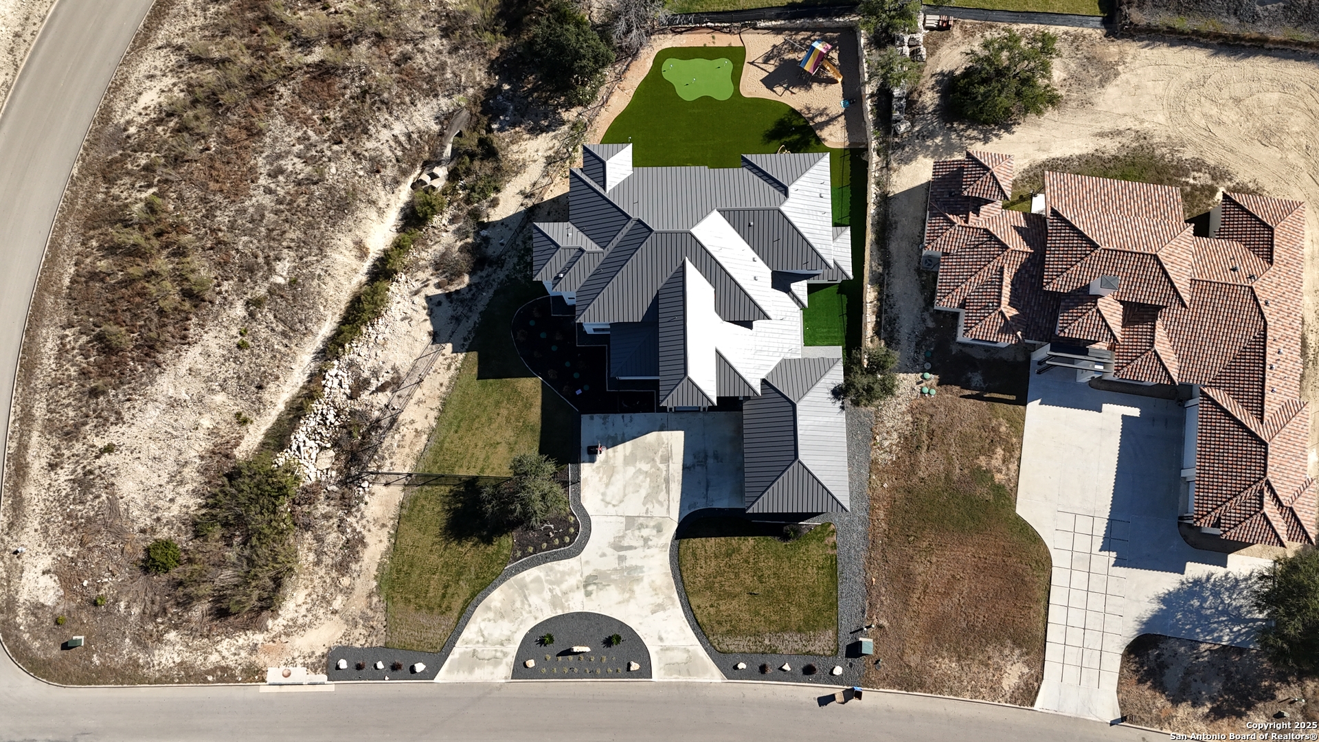 main property photo 14