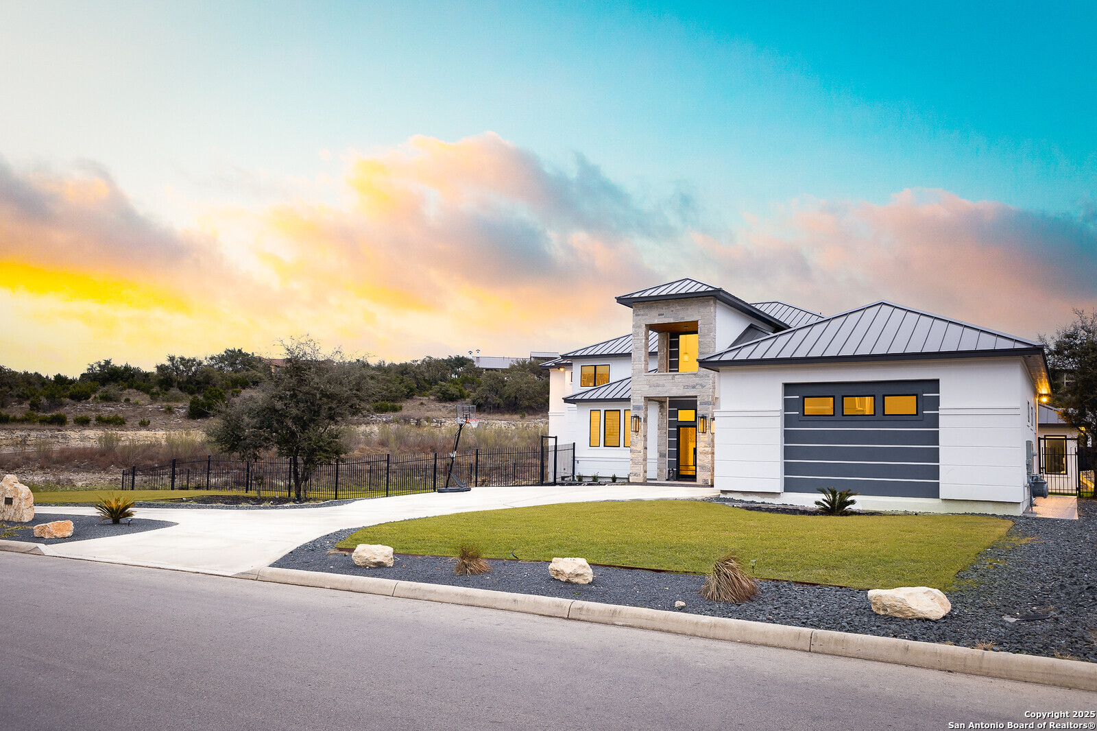 main property photo 15