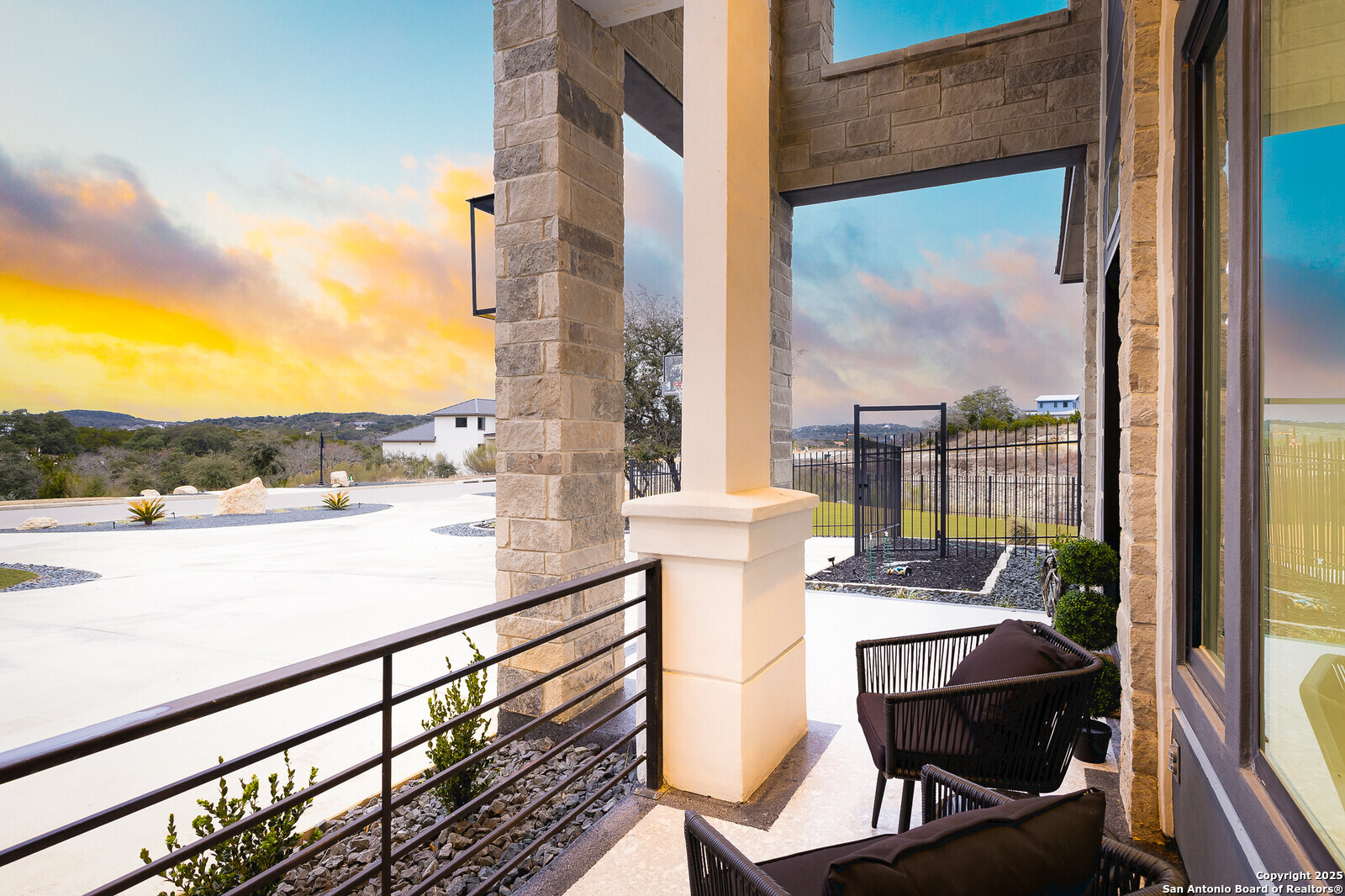 main property photo 18