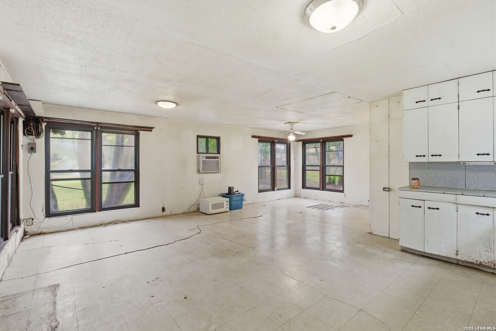 property viewer photo 18