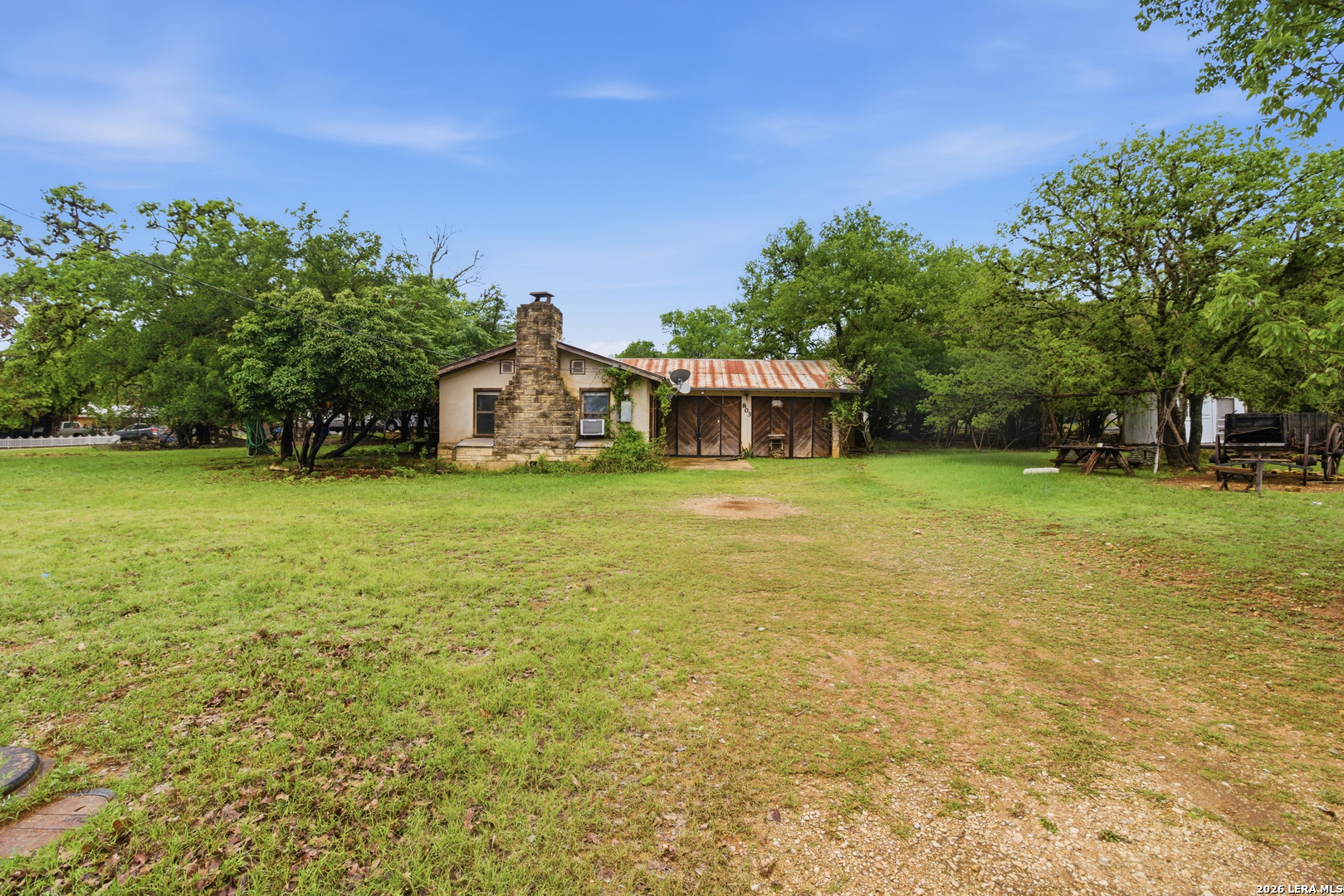 property viewer photo 2